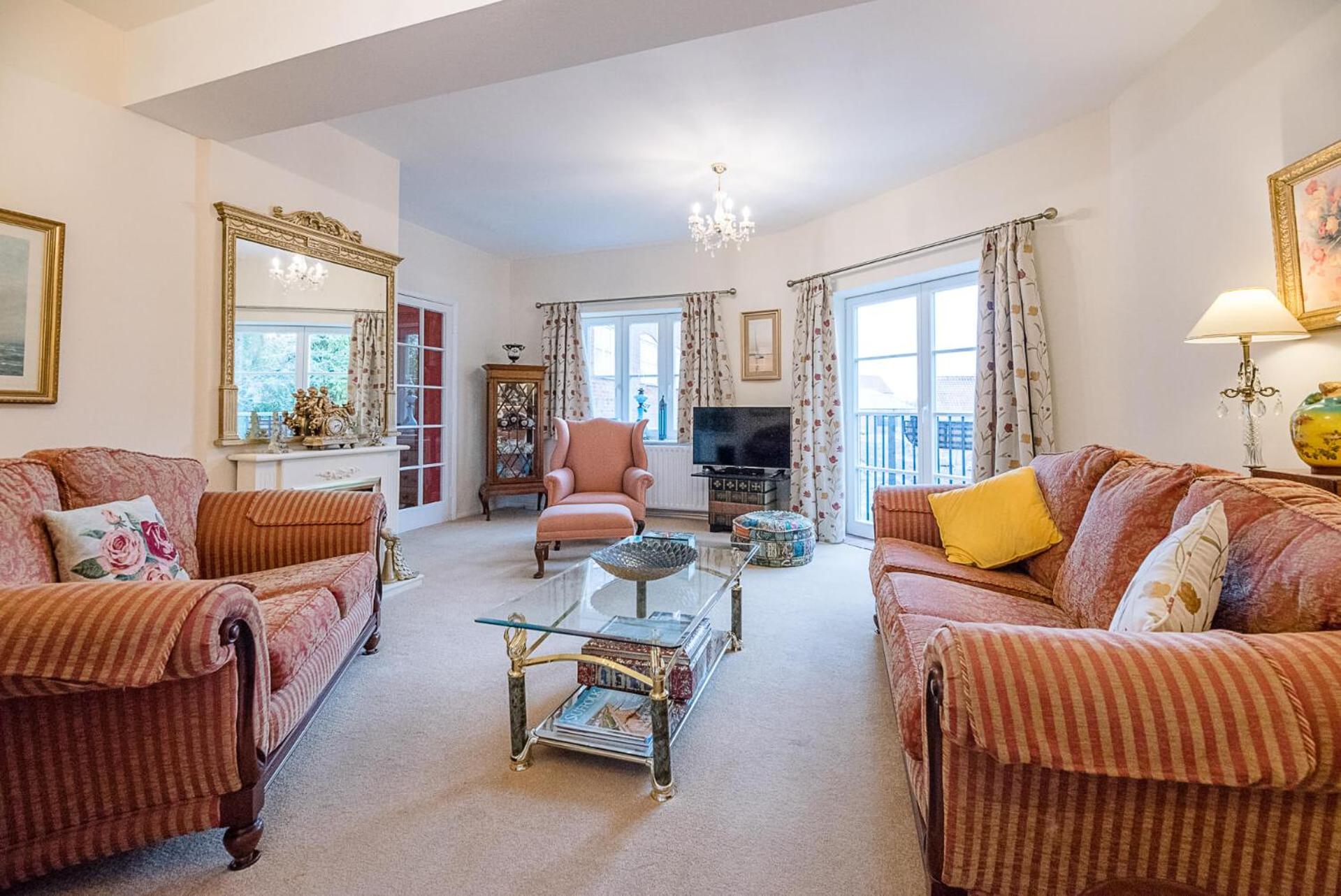 4 Ropers Court, Lavenham view 3