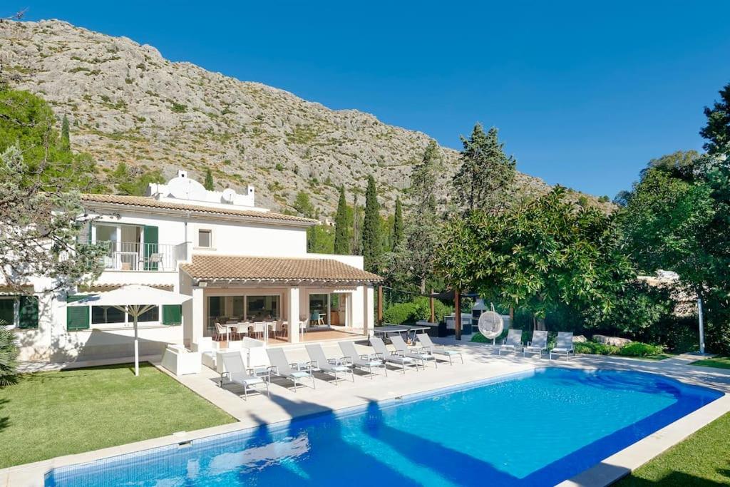 Villa Esquina Luxury 5 Bed 5 Bath Pollensa view 3