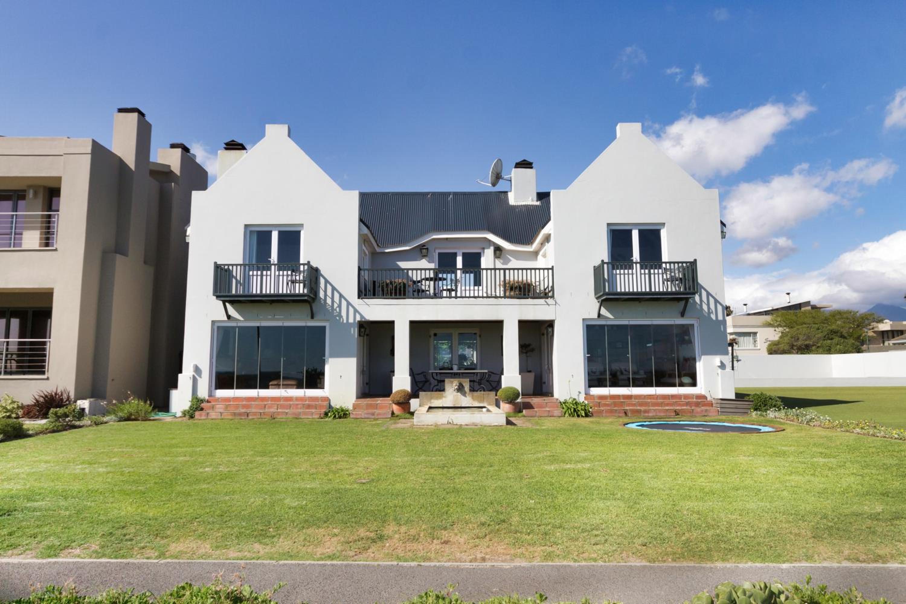 Strand Beach Lodge