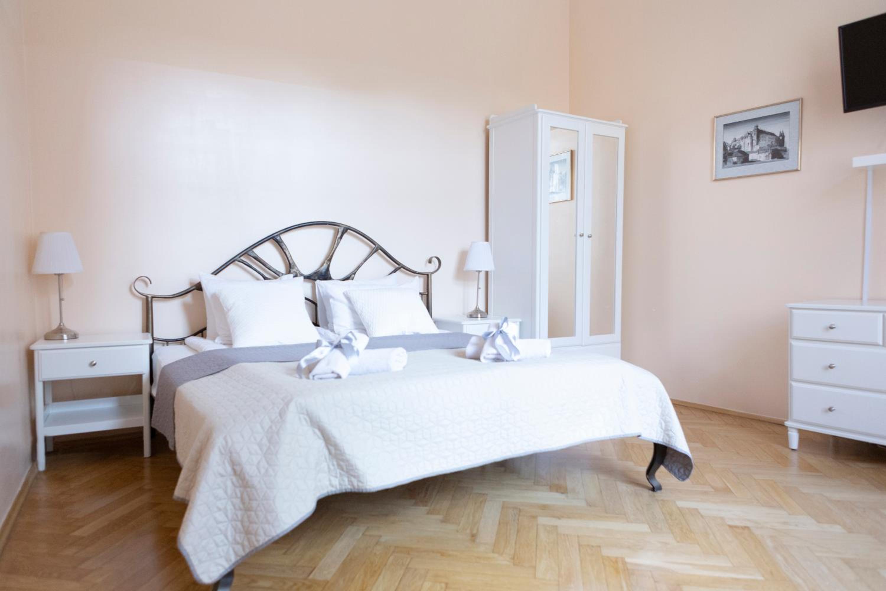 Apartments Roman