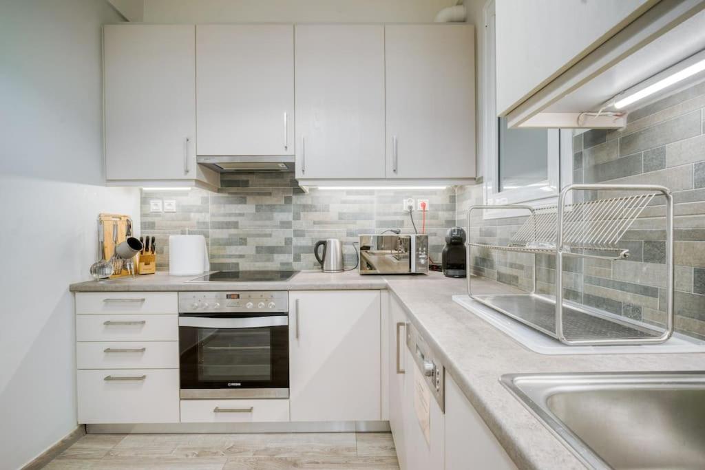 Charming Contemporary 2 bedroom apartment
