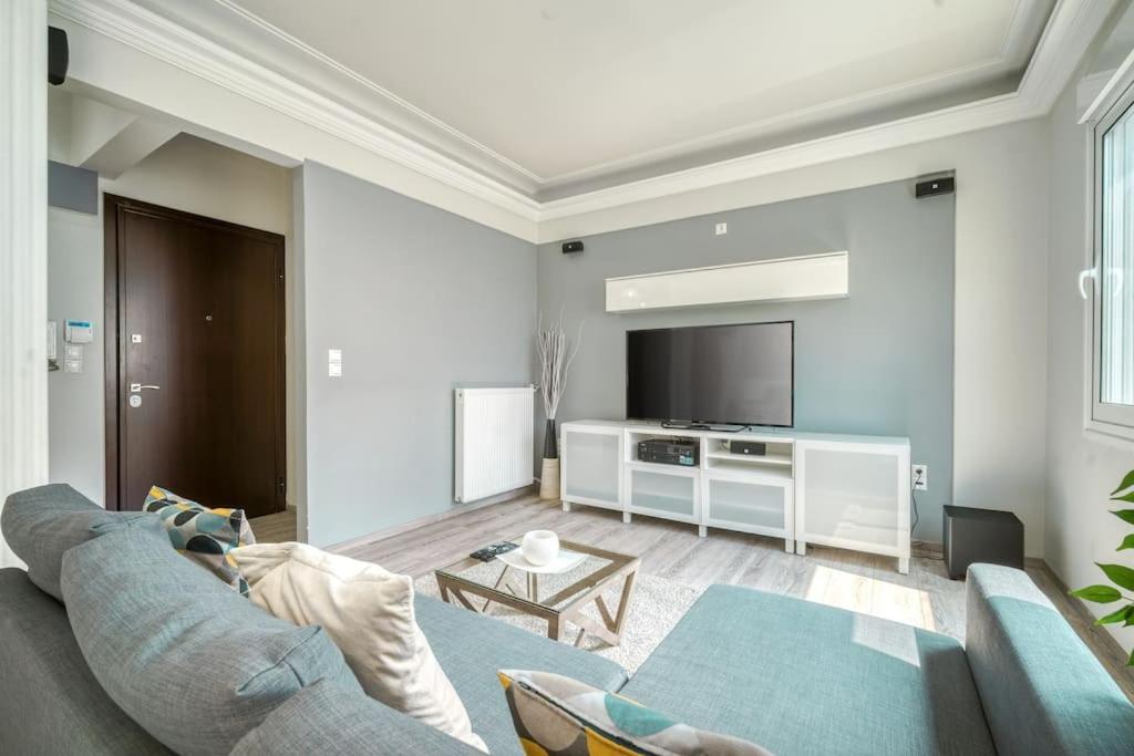 Charming Contemporary 2 bedroom apartment