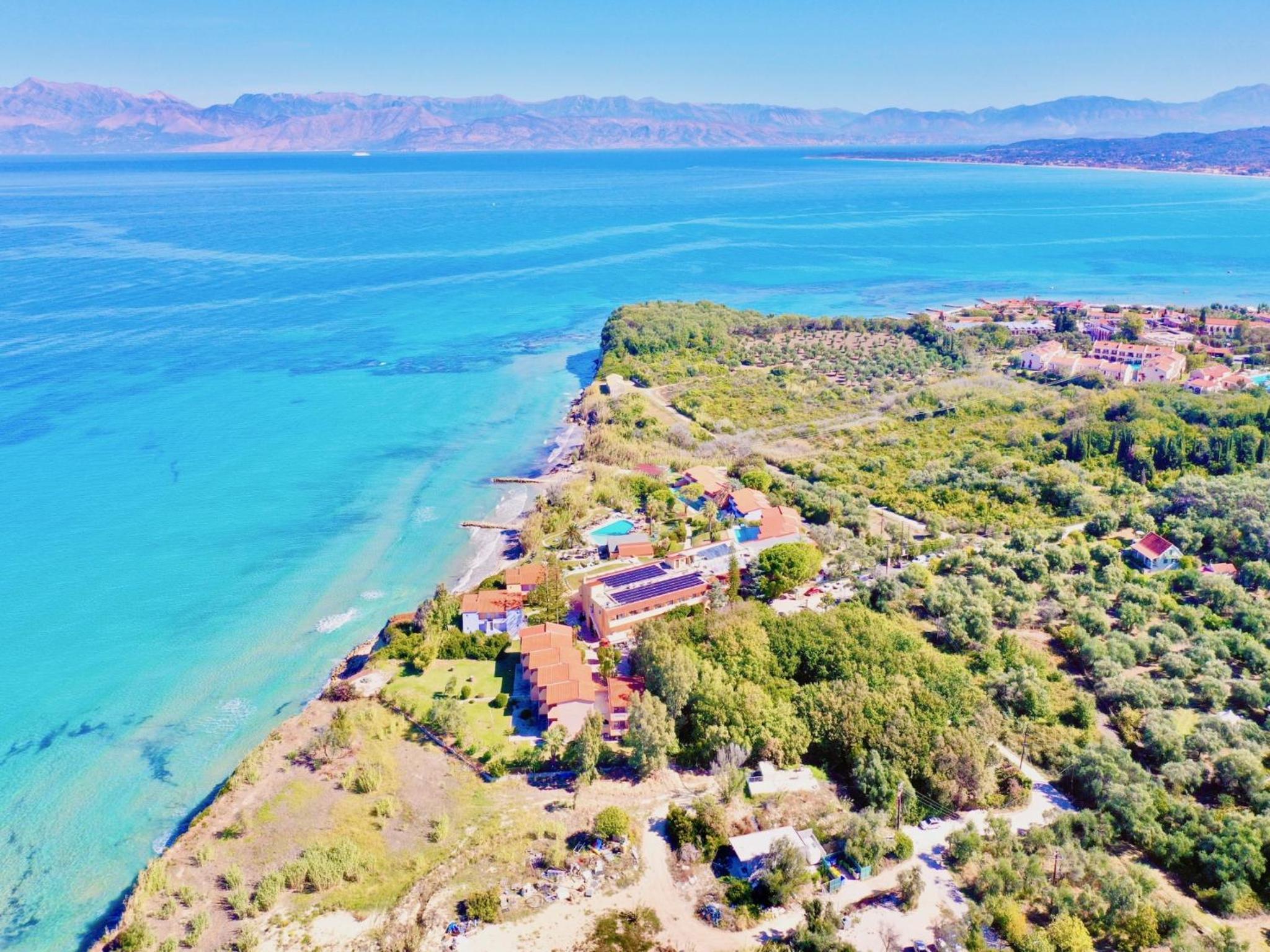 Renas Sweet Holiday Home near Roda by DadoVillas view 5
