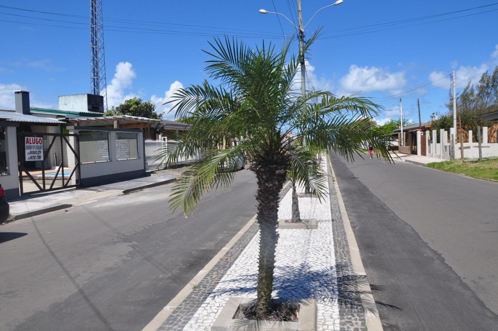 Casa com piscina, Ar condicionado, Pertinho Do Mar Em Capão Da Canoa