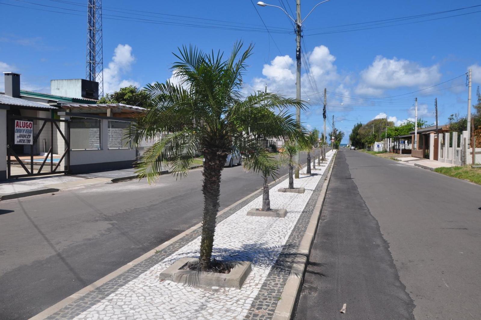 Casa com piscina, Ar condicionado, Pertinho Do Mar Em Capão Da Canoa