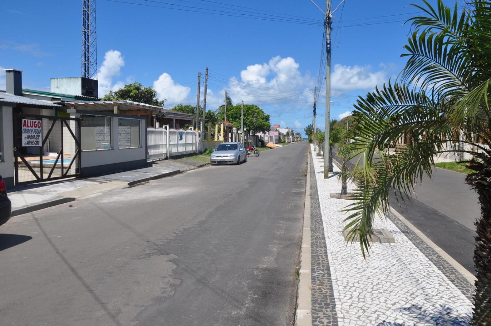 Casa com piscina, Ar condicionado, Pertinho Do Mar Em Capão Da Canoa