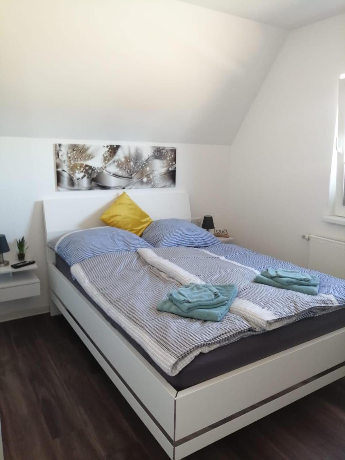 Neues-Ferienhaus-am-schoenen-Ferienpark-Twistesee-Naehe-Bad-Arolsen