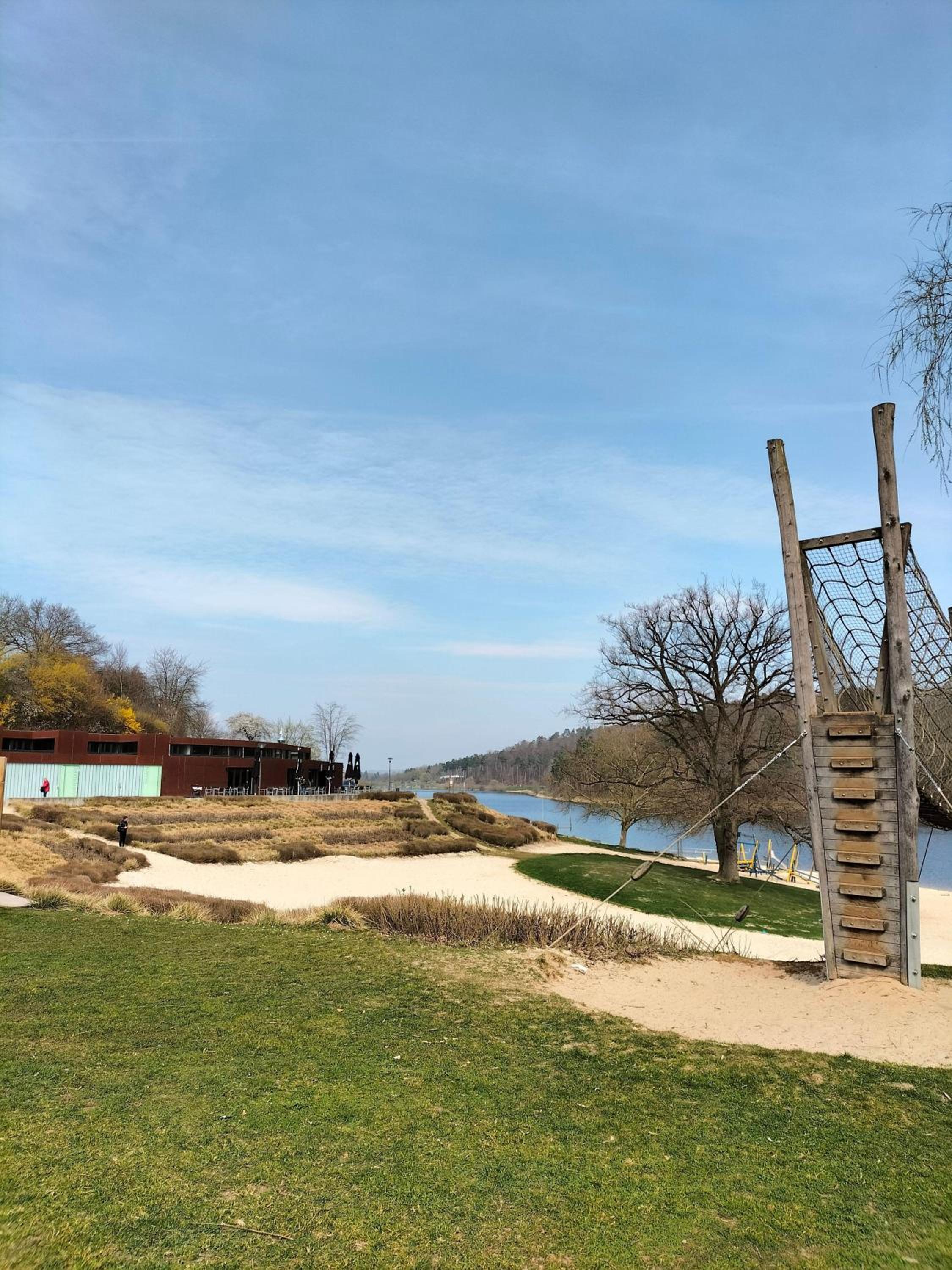 Neues-Ferienhaus-am-schoenen-Ferienpark-Twistesee-Naehe-Bad-Arolsen