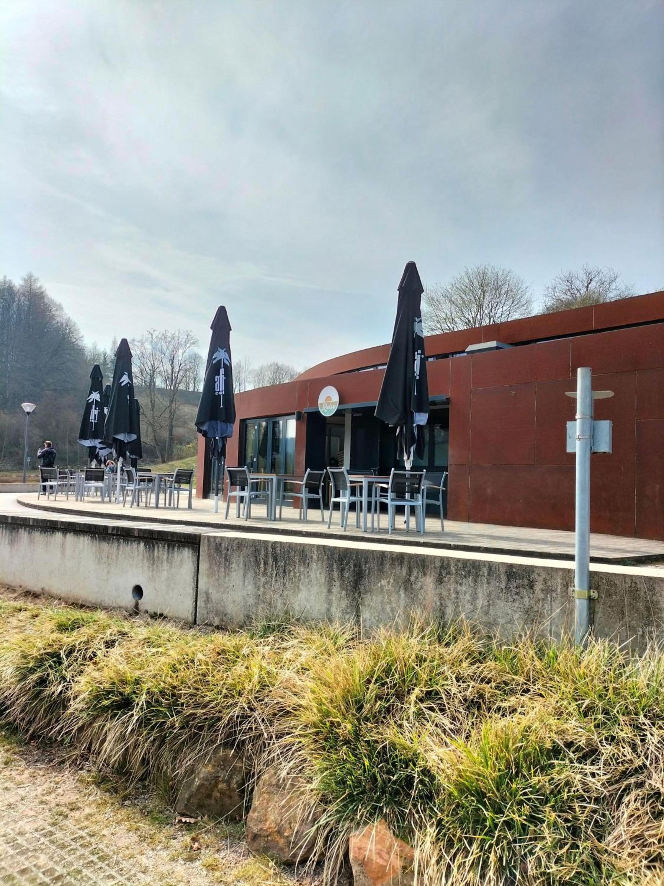 Neues-Ferienhaus-am-schoenen-Ferienpark-Twistesee-Naehe-Bad-Arolsen