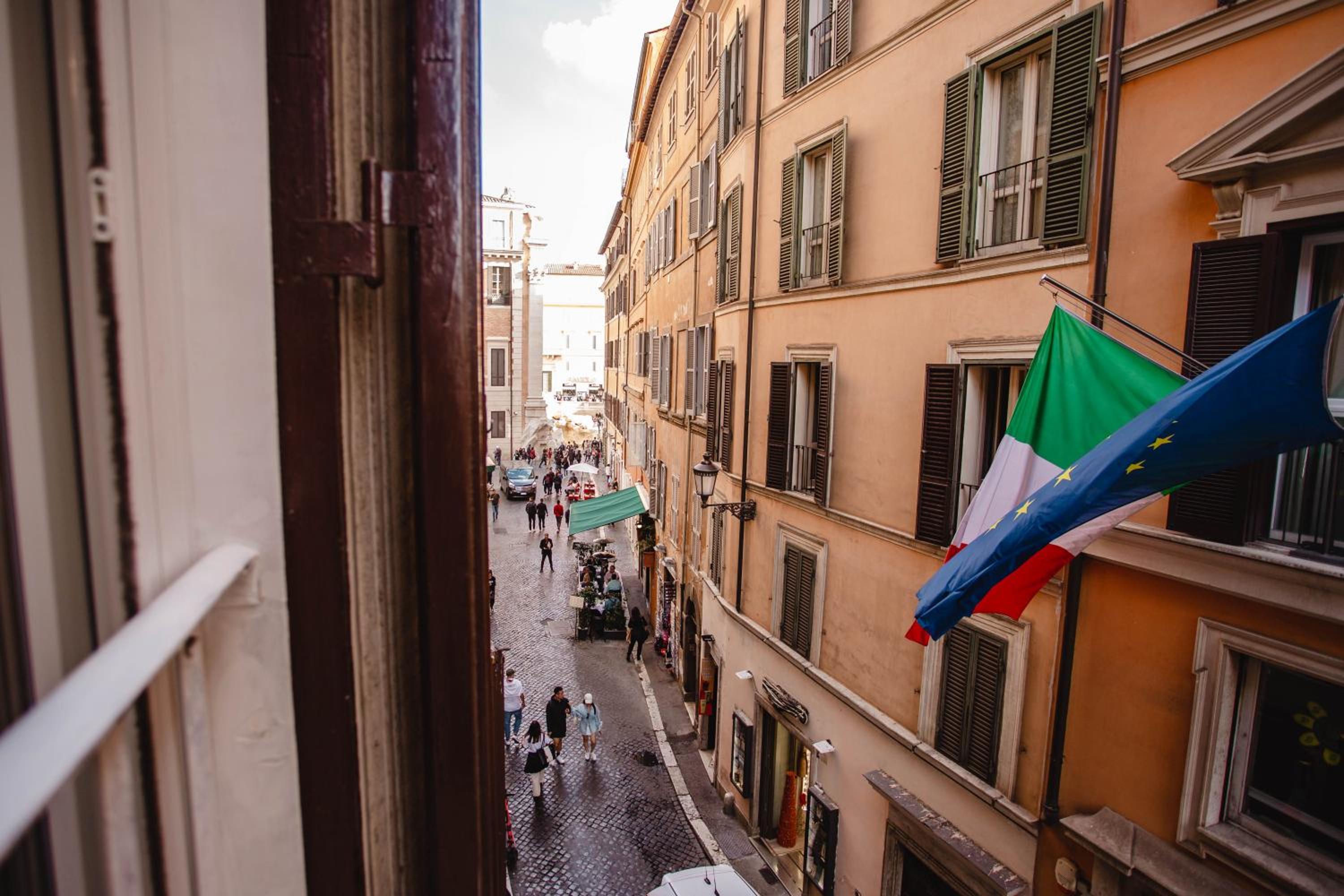 Delfini Trevi House