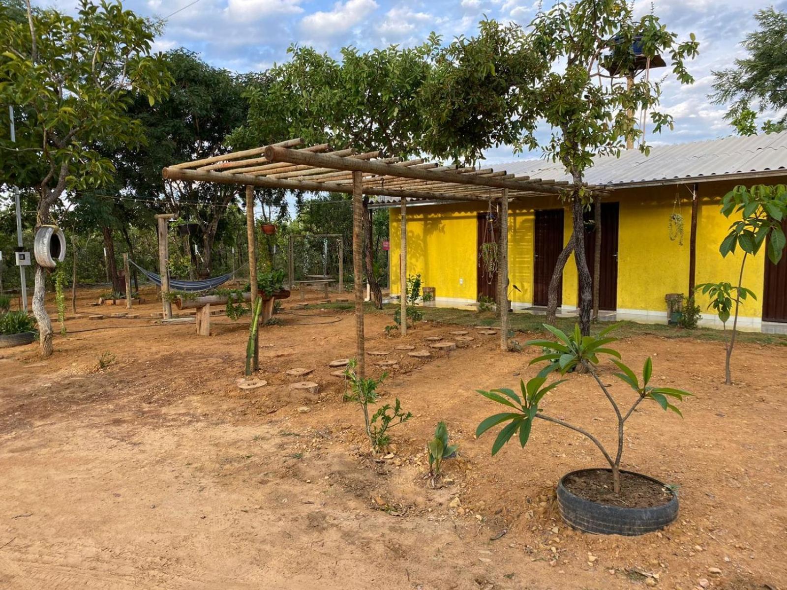 Pousada Sitio do Terrão a 500 metros da BR 040 e a 10 minutos da Prainha