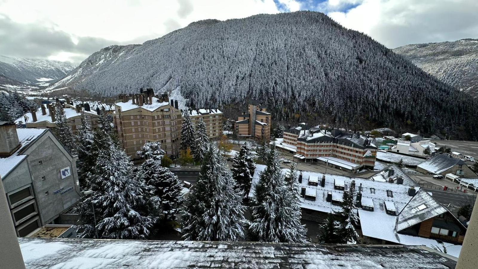 Estudio en Baqueira con piscina y parking