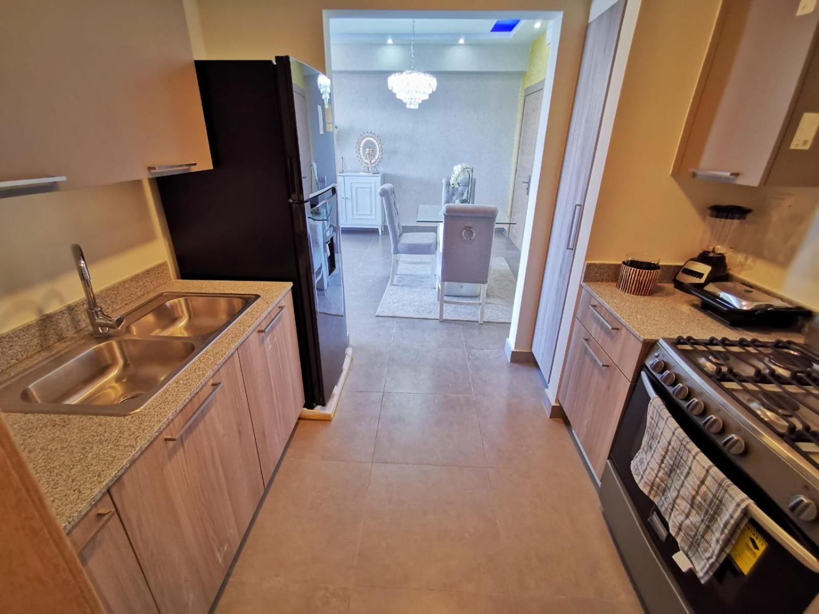 1br Luxury Condo Jacuzzi, gym Mountains with parking lot