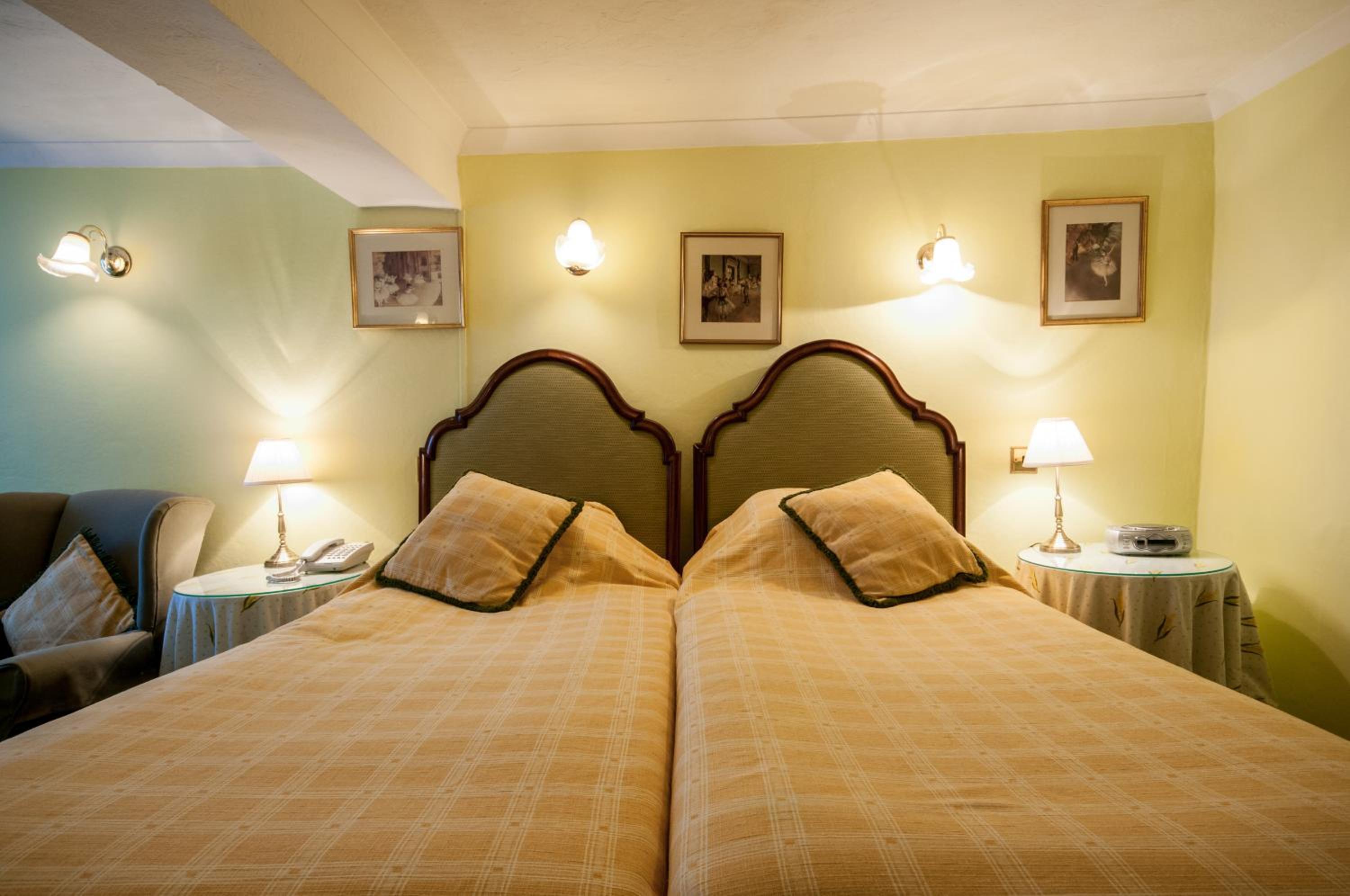 Bishopsgate House Hotel