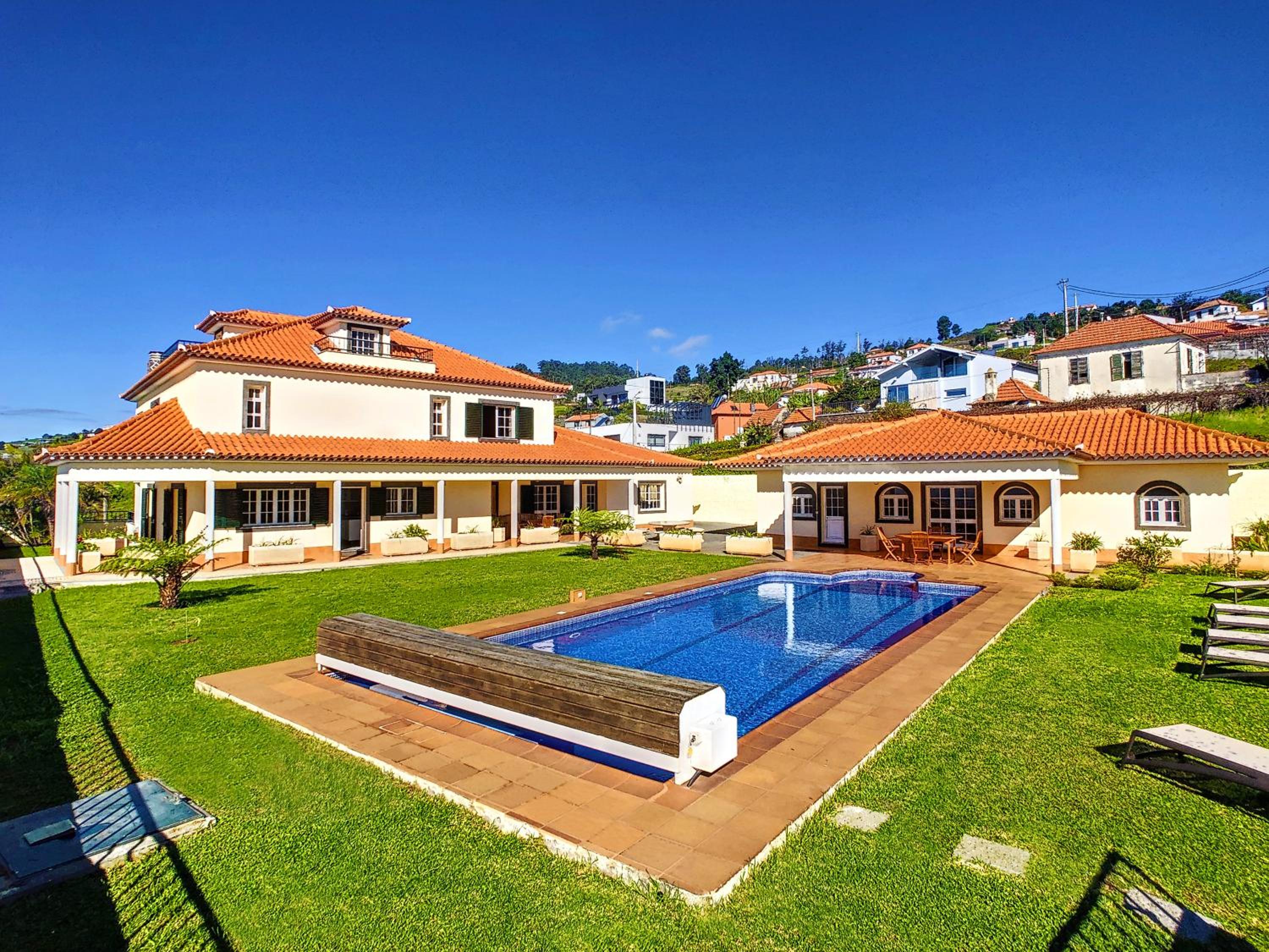Villa Baradaye by LovelyStay