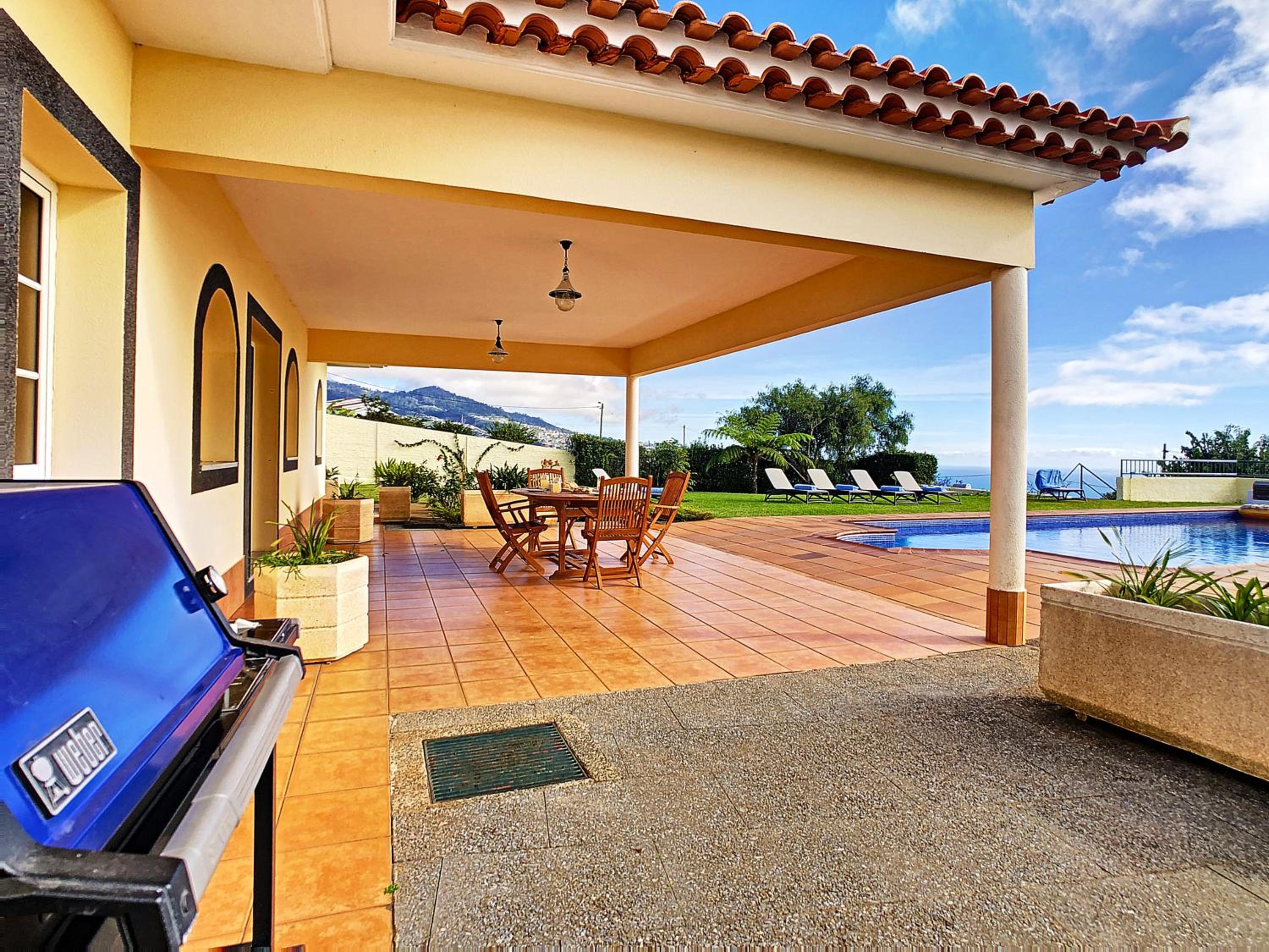 Villa Baradaye by LovelyStay