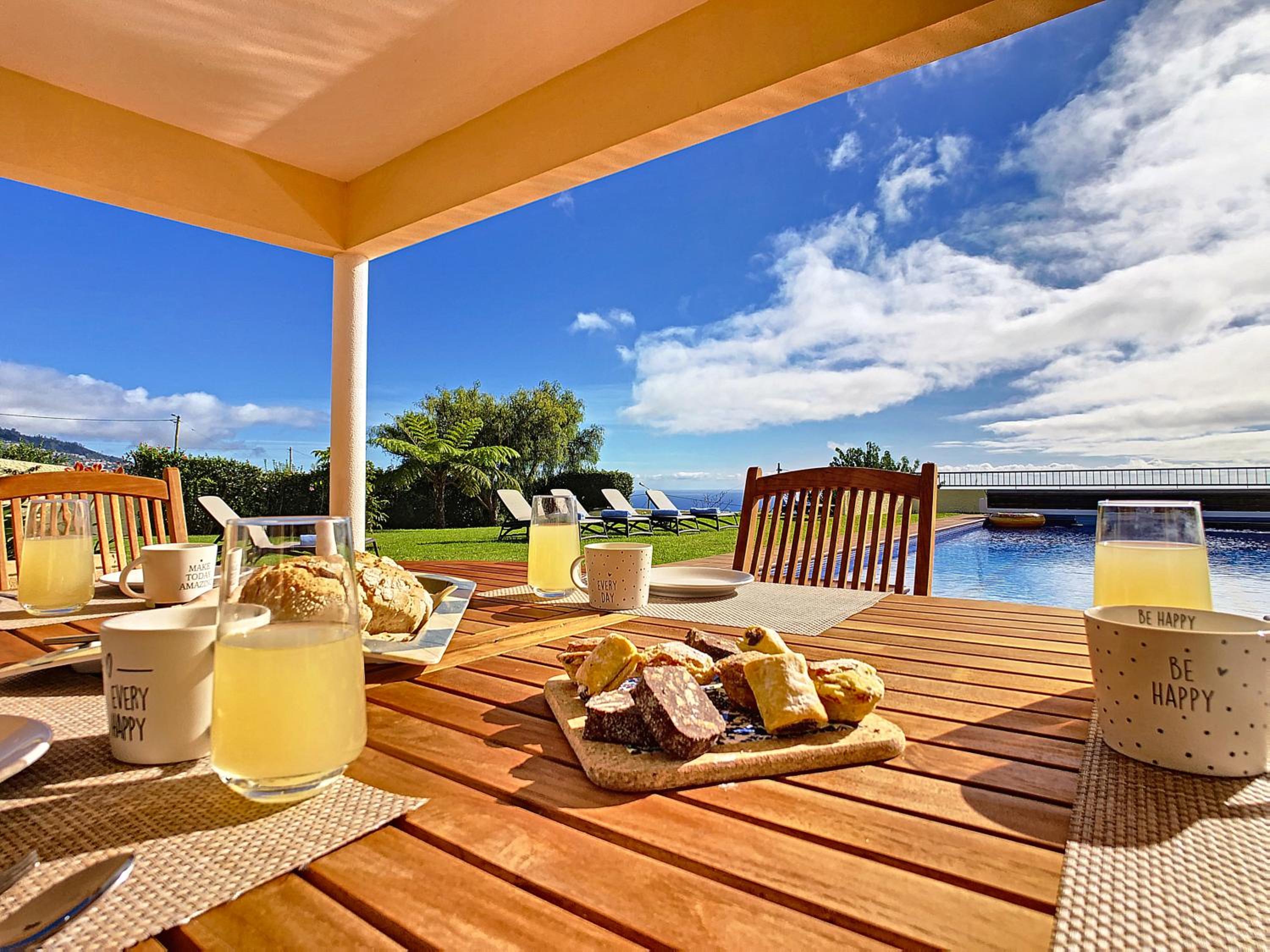 Villa Baradaye by LovelyStay