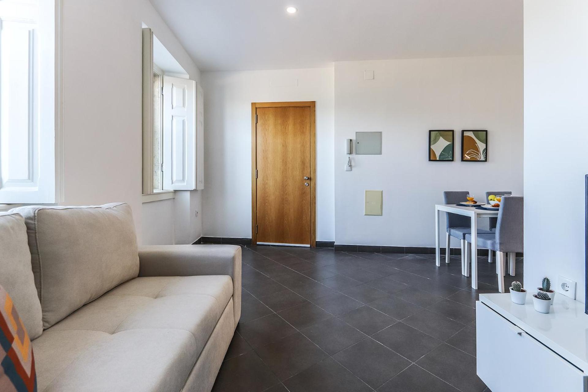 Vita Portucale ! Concept Apartment Campo Ourique view 2