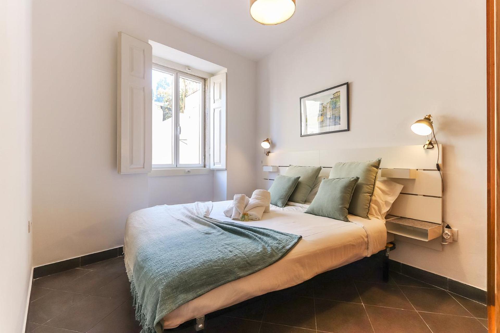 Vita Portucale ! Concept Apartment Campo Ourique view 4