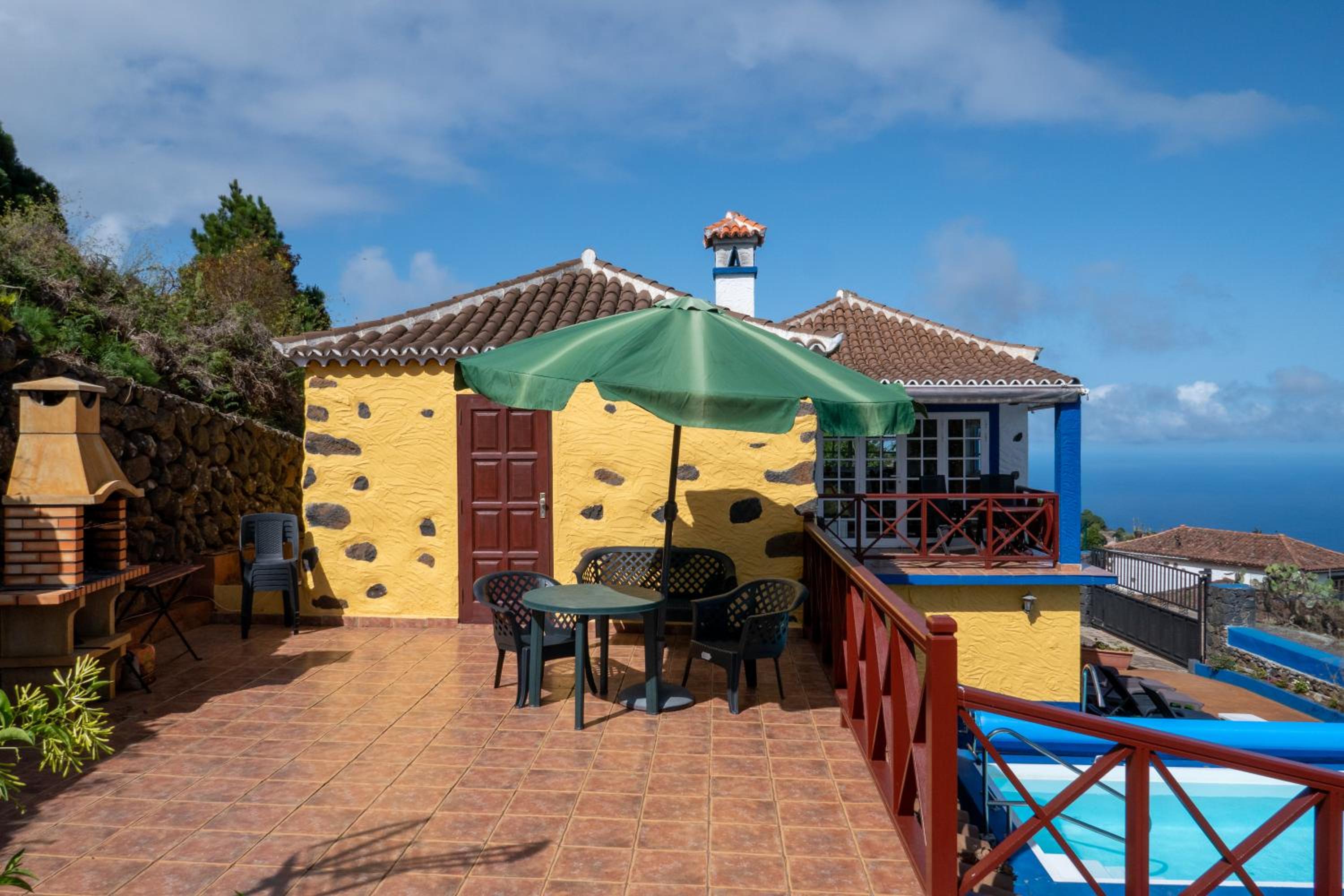 CASA ALBA, casa rural con piscina-spa climatizada hasta 34º gratuito y vistas al mar view 4