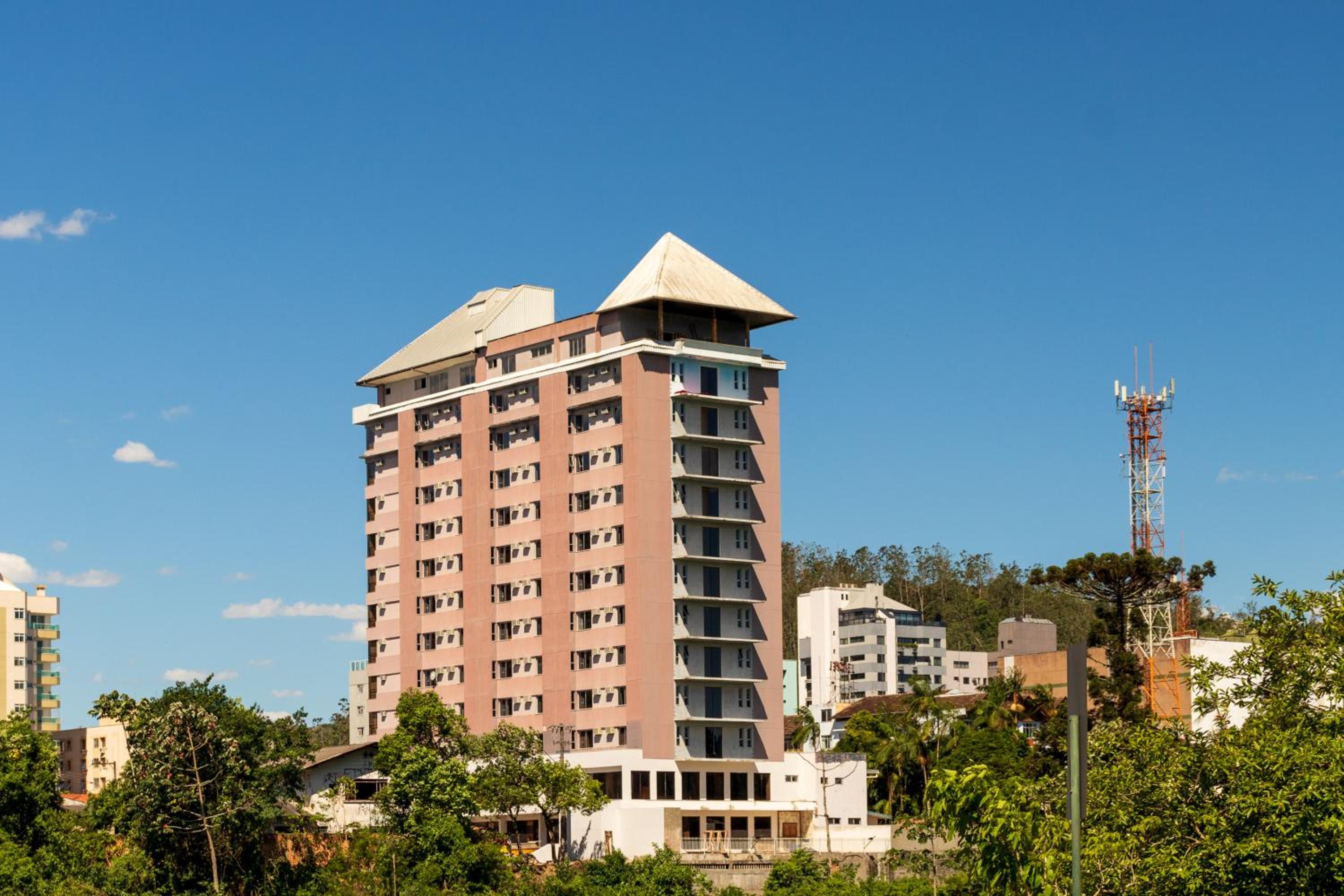 Blumenau Tower by Castelo Itaipava