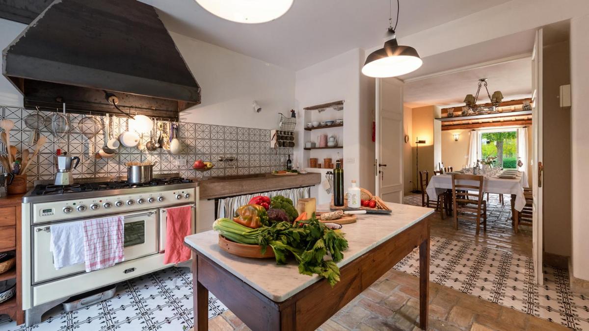 LA CASA NEI VIGNETI 10, Emma Villas view 4