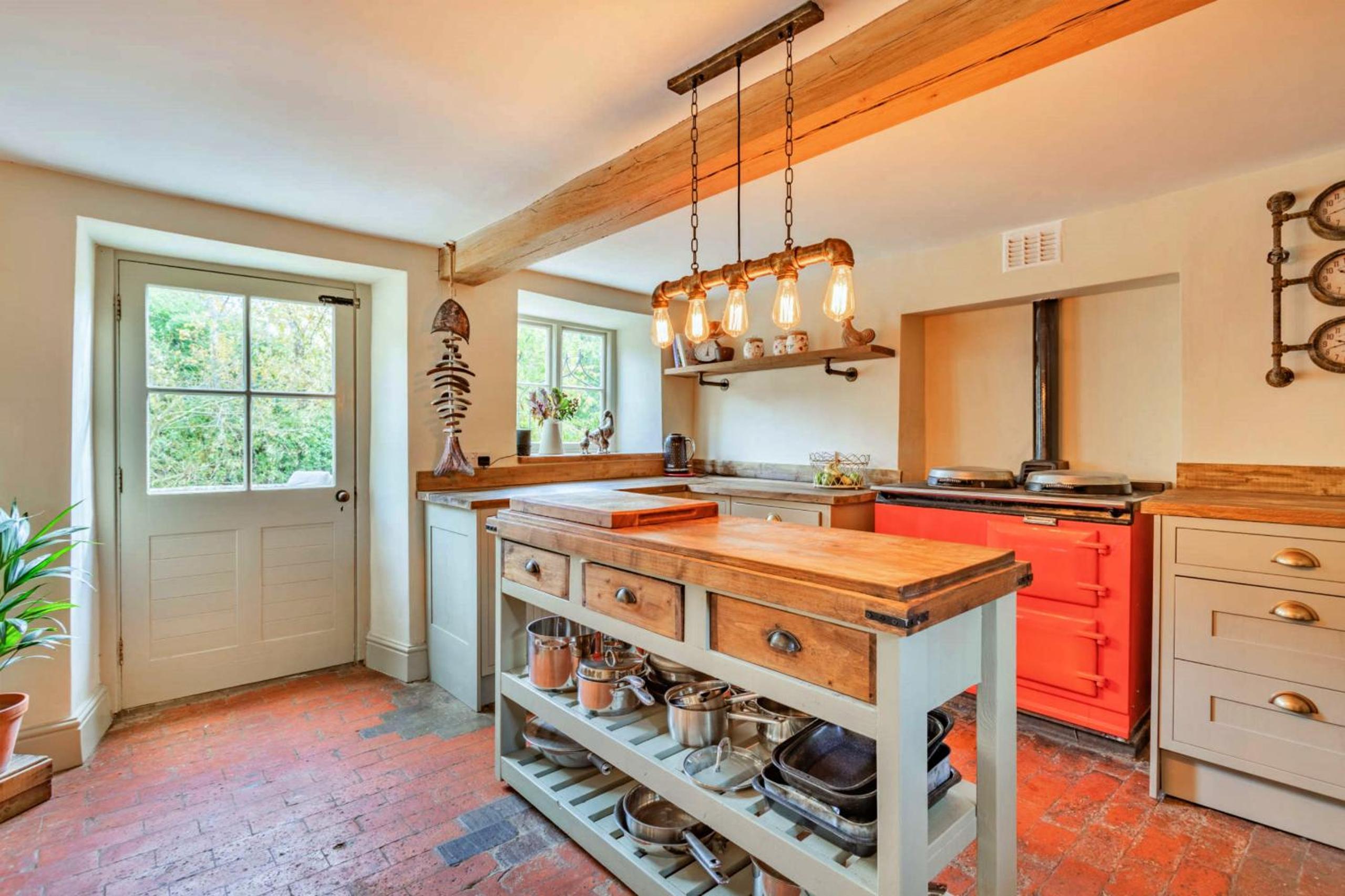 Finest Retreats - Islip Mill House - Beautiful Riverside Home, photo 31