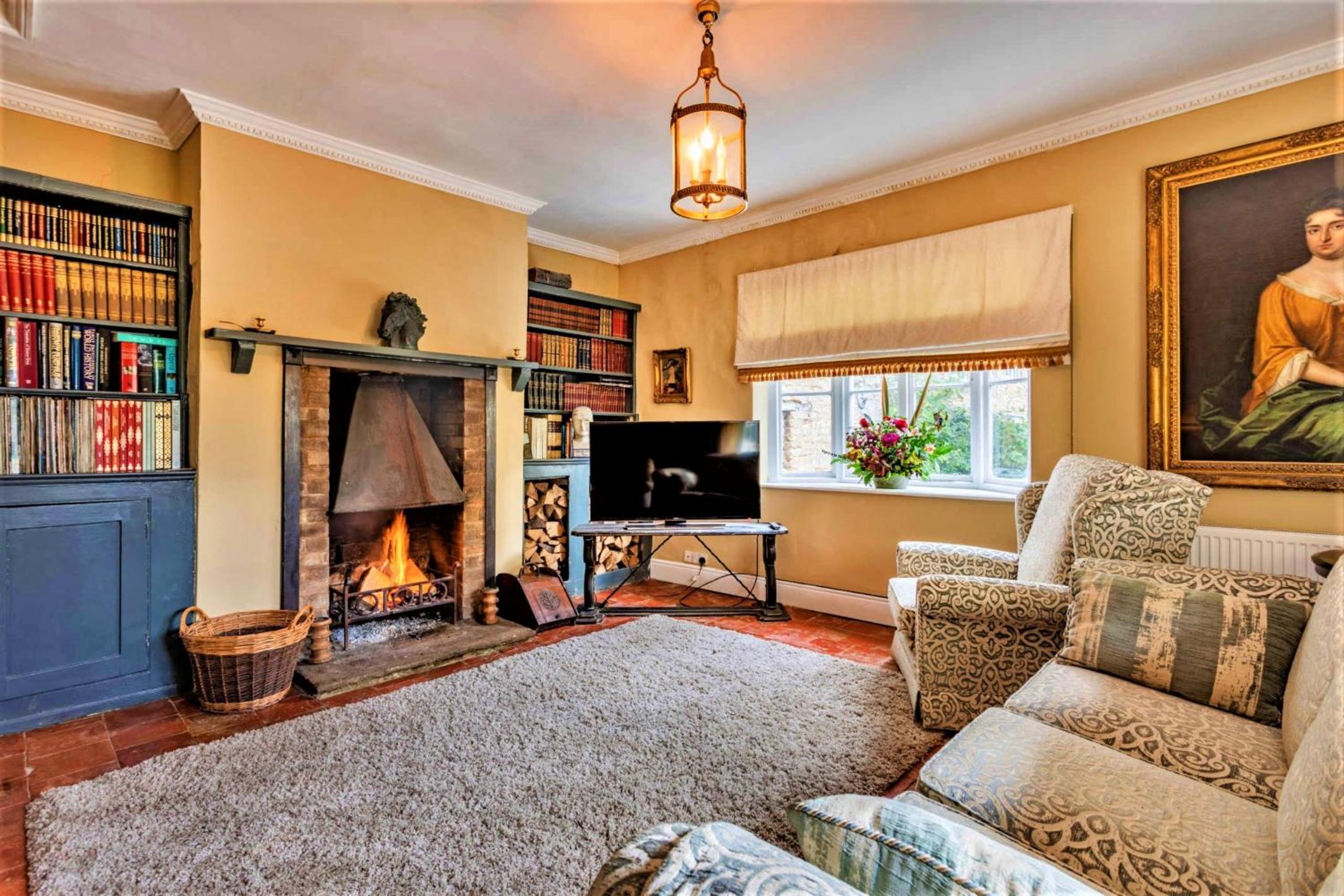 Finest Retreats - Islip Mill House - Beautiful Riverside Home