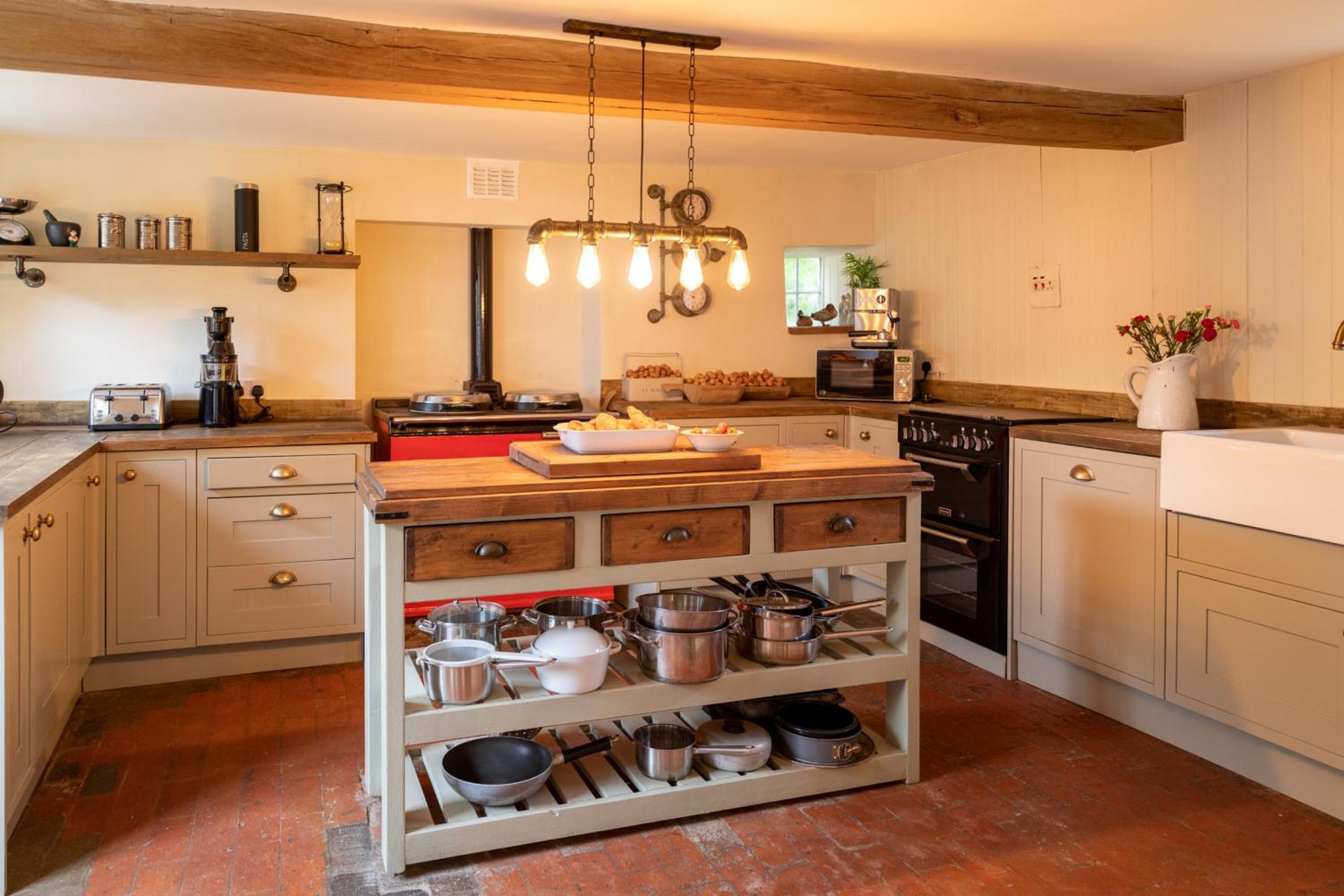 Finest Retreats - Islip Mill House - Beautiful Riverside Home, photo 32