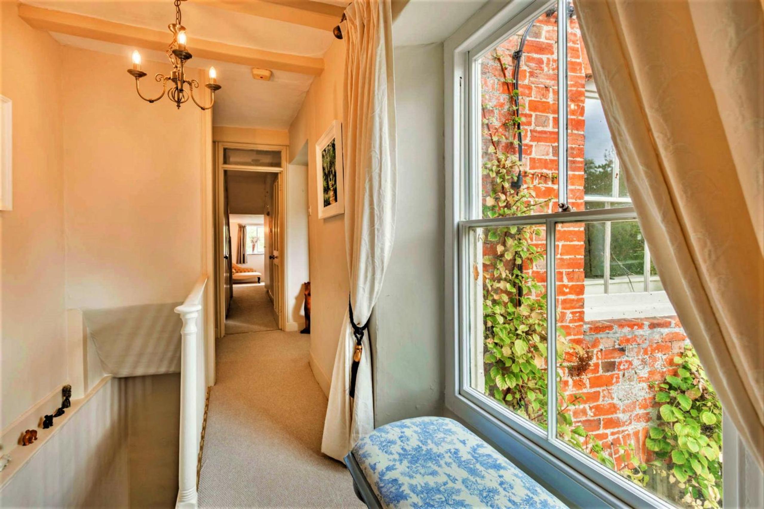 Finest Retreats - Islip Mill House - Beautiful Riverside Home, photo 21