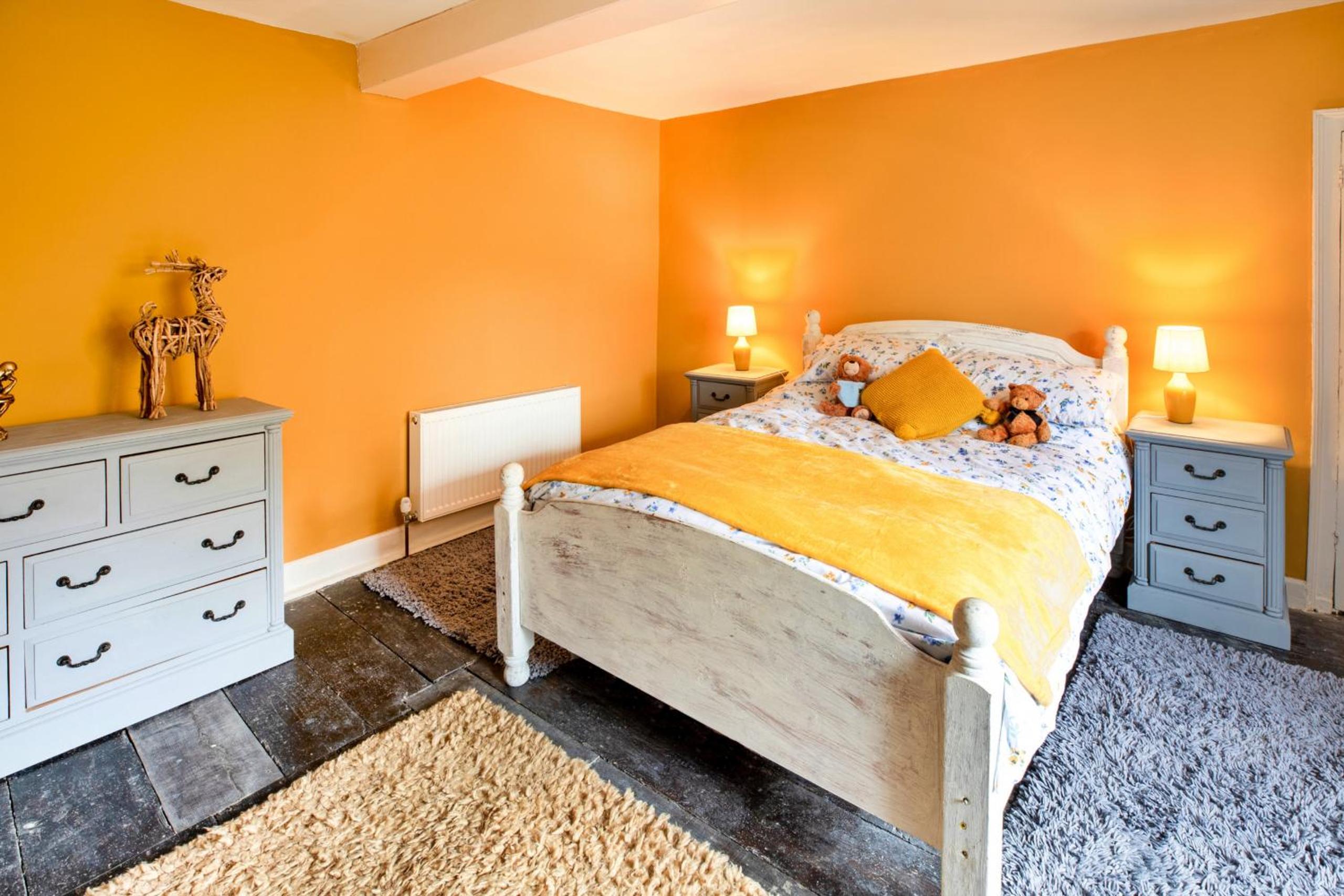 Finest Retreats - Islip Mill House - Beautiful Riverside Home