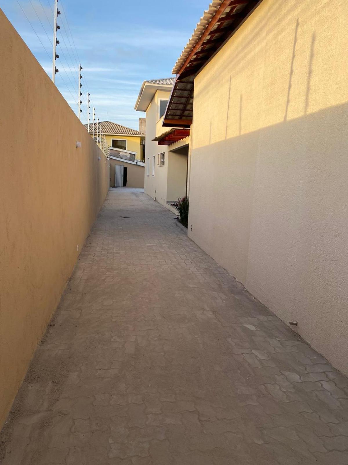 EXCELENTE E AMPLA CASA A 500 METROS DA PRAIA ( BARRACA AXÉ MOI )