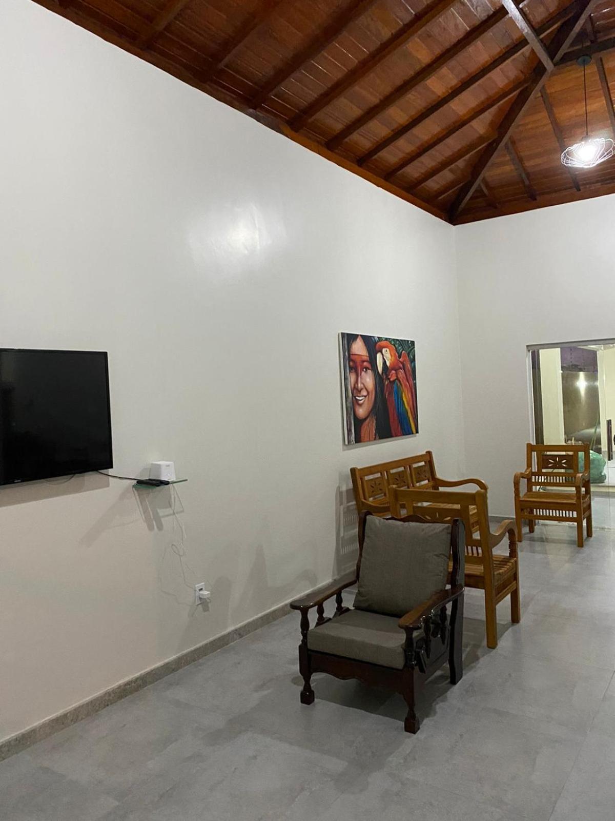 EXCELENTE E AMPLA CASA A 500 METROS DA PRAIA ( BARRACA AXÉ MOI )
