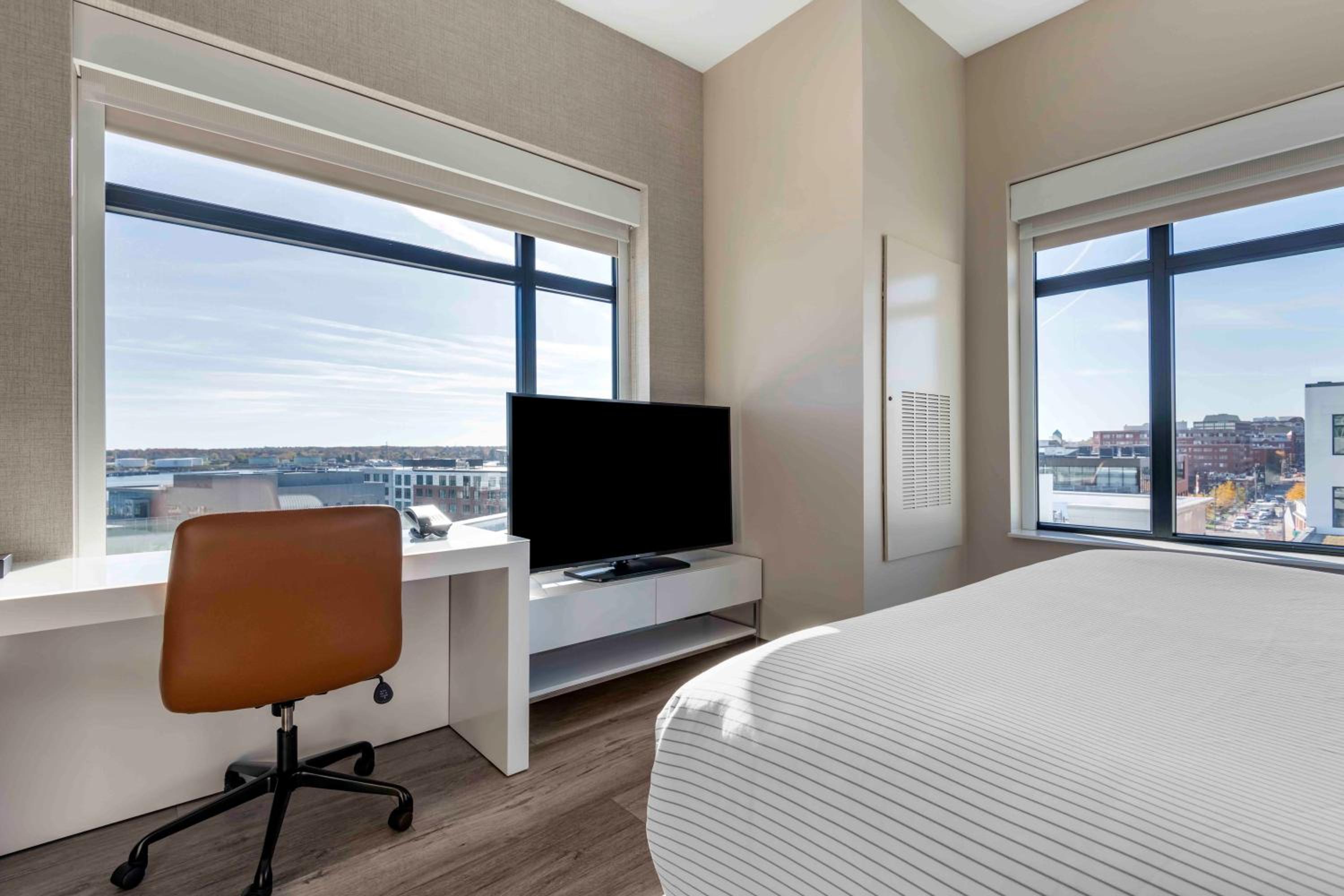 Portland Vacations - Cambria Hotel Portland Downtown Old Port - Property Image 113