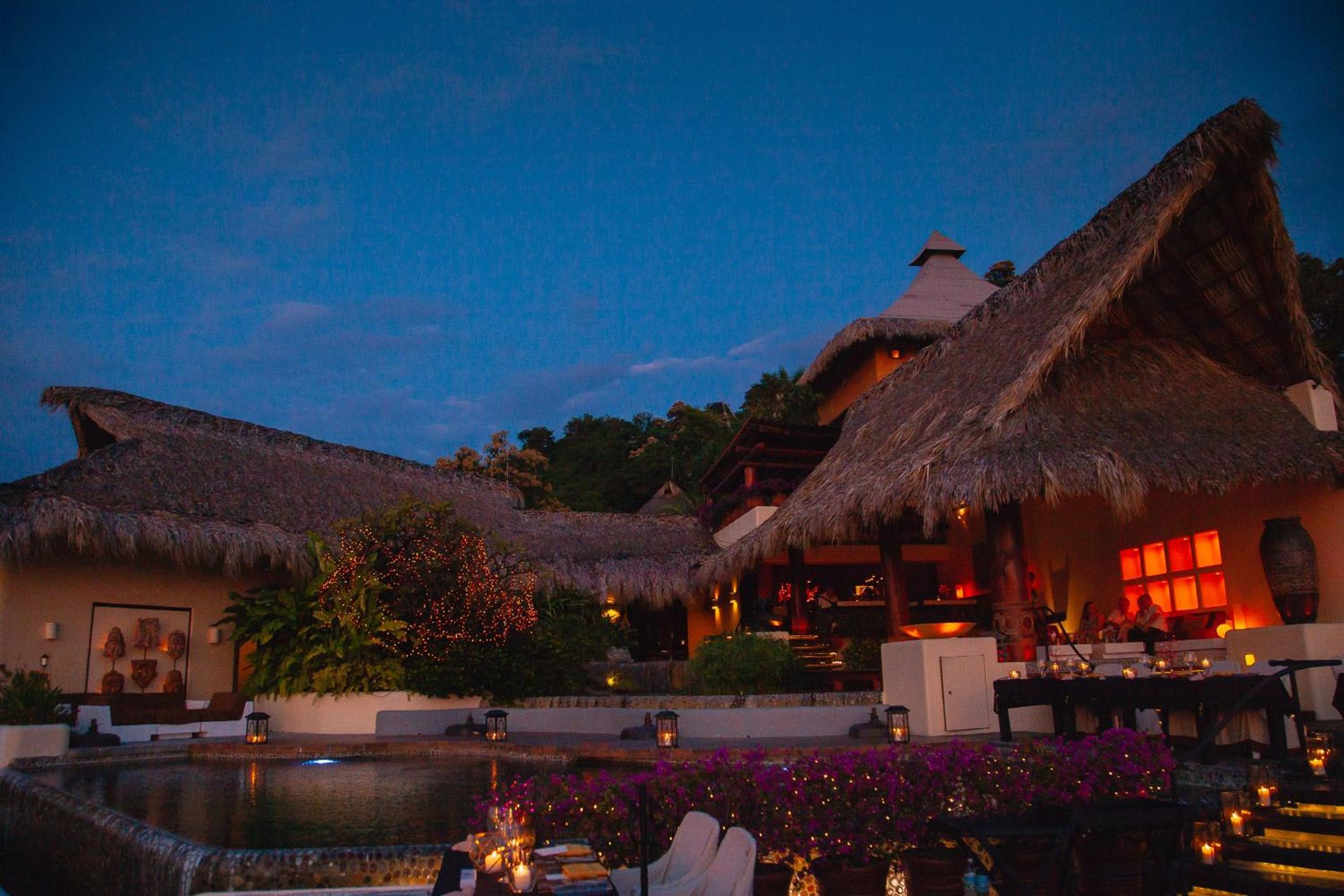 Hotel Tentaciones Hotel & Lounge Pool - Adults Only - Image 1