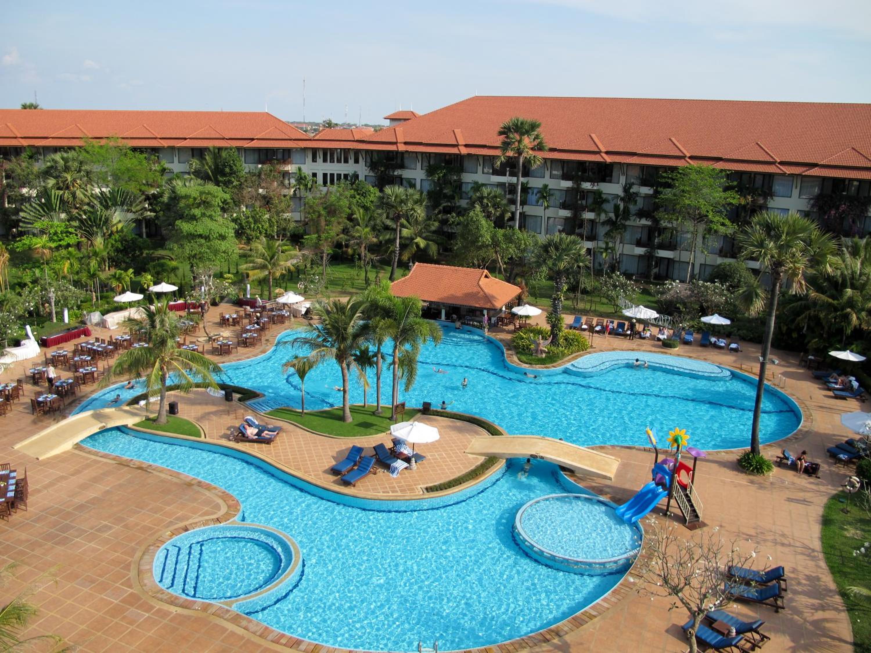 Pool & Wellness