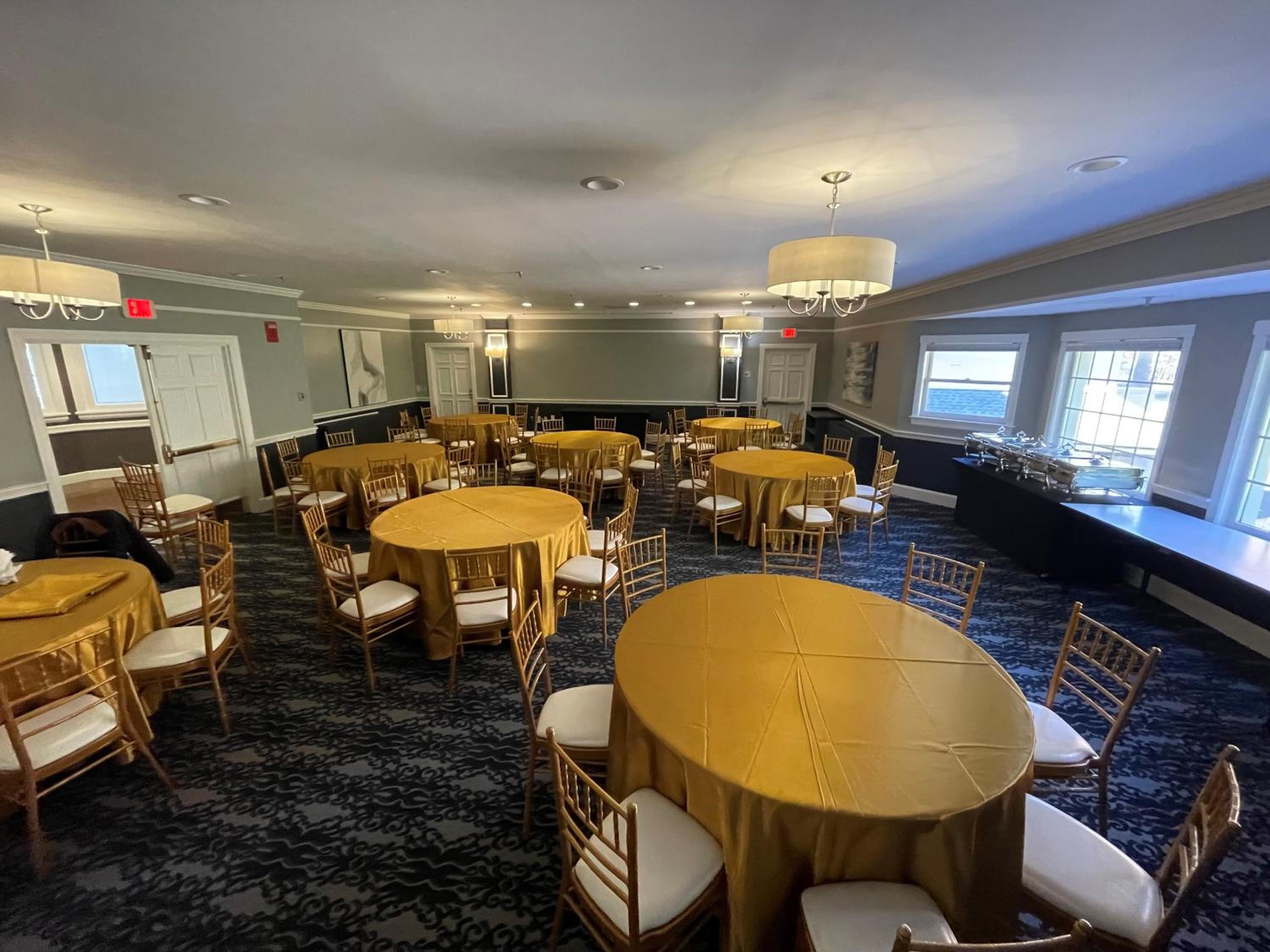 Chateau Merrimack Hotel & Spa