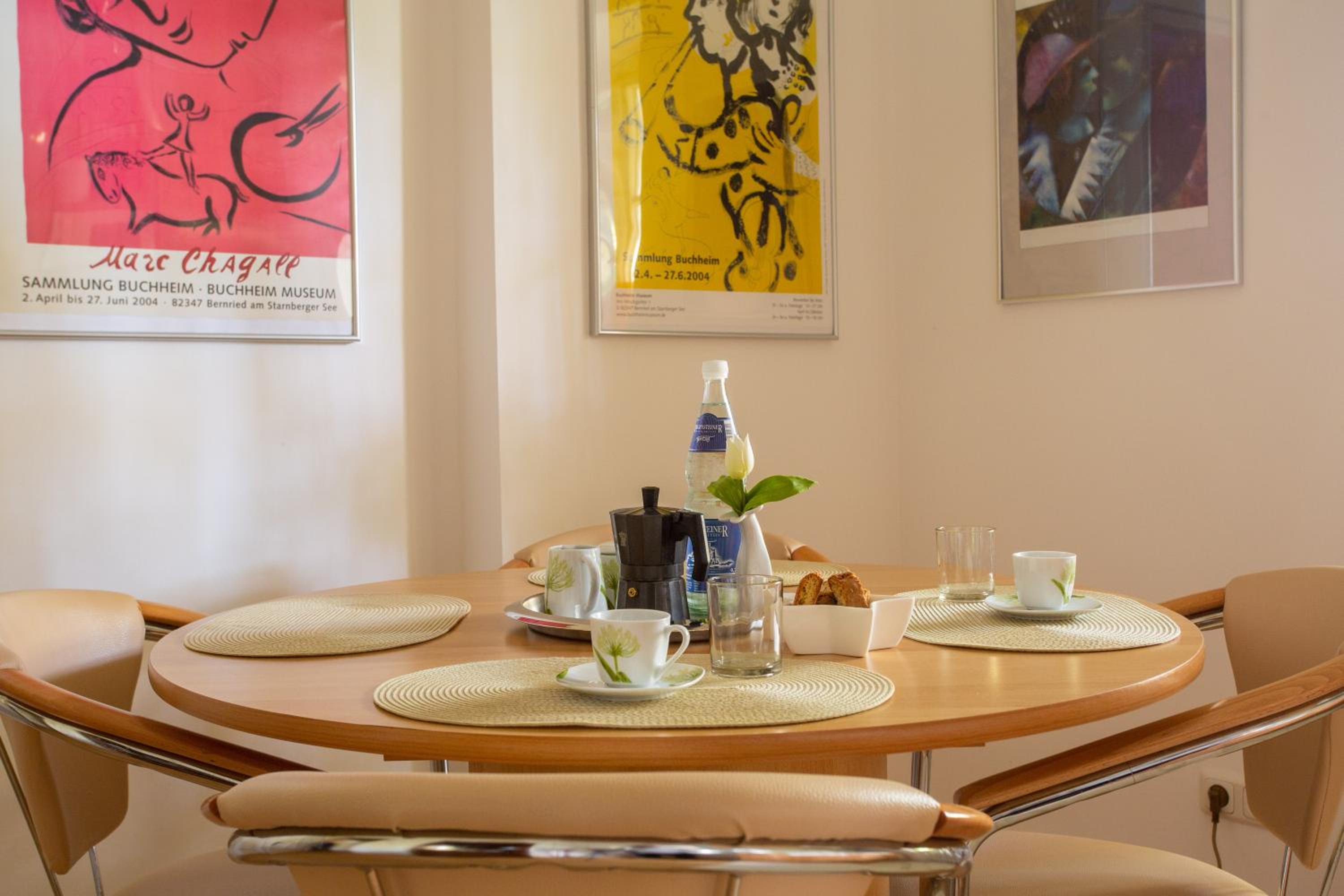 Strandvilla Hubertus Boltenhagen - Ferienwohnungen Apartment mit Parkplatz WLAN Küche Garten Grillplatz Waldbaden