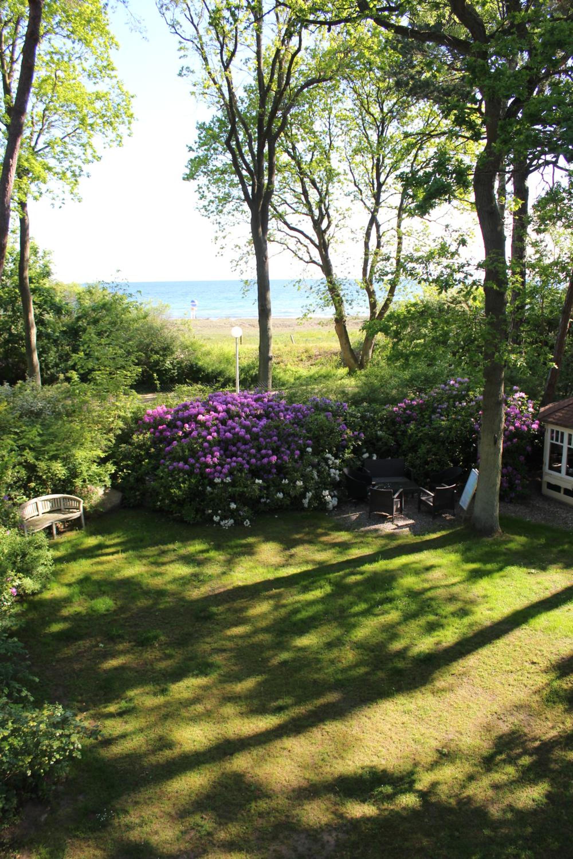 Strandvilla Hubertus Boltenhagen - Ferienwohnungen Apartment mit Parkplatz WLAN Küche Garten Grillplatz Waldbaden