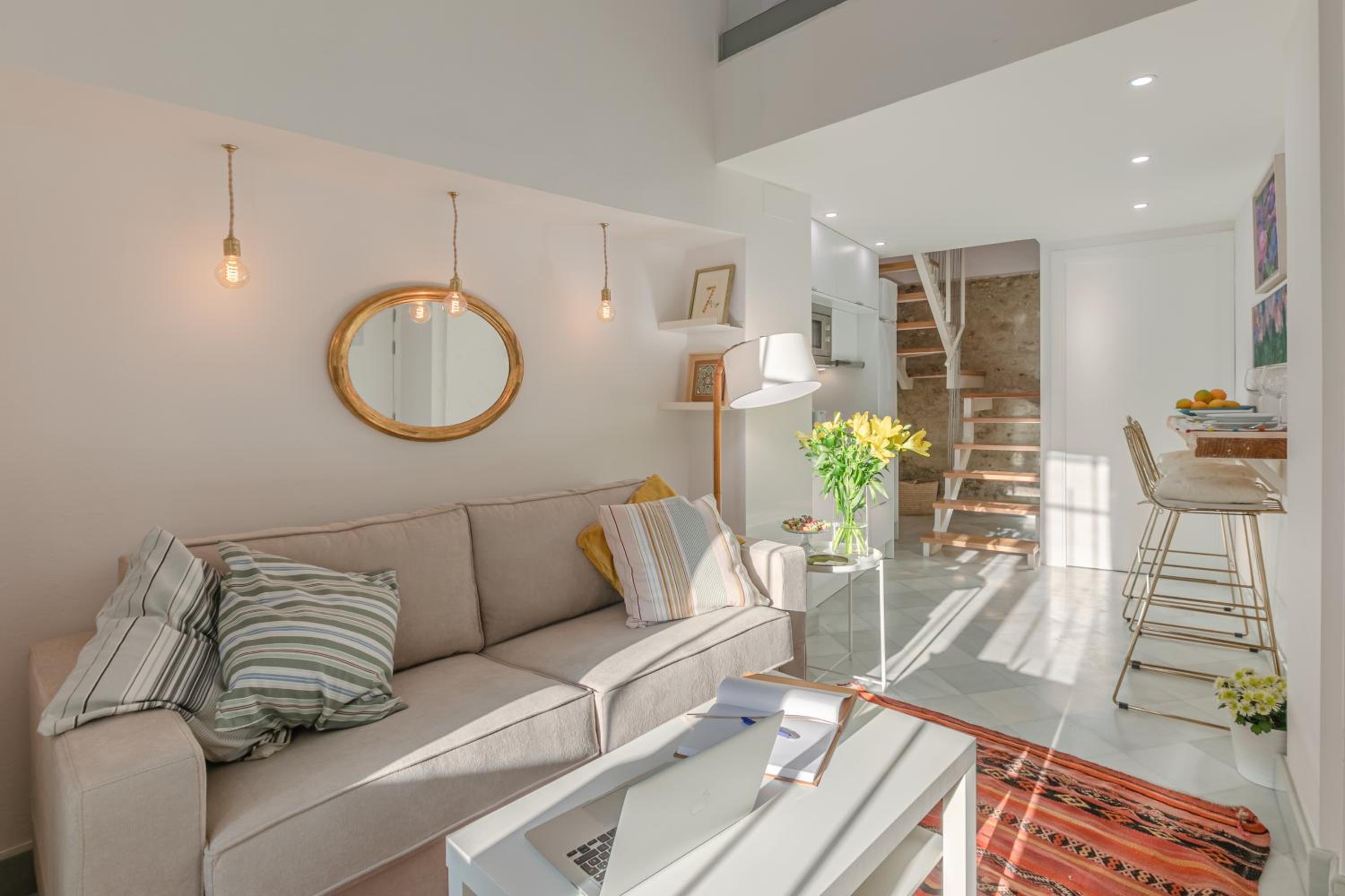Loft duplex Sevilla wall