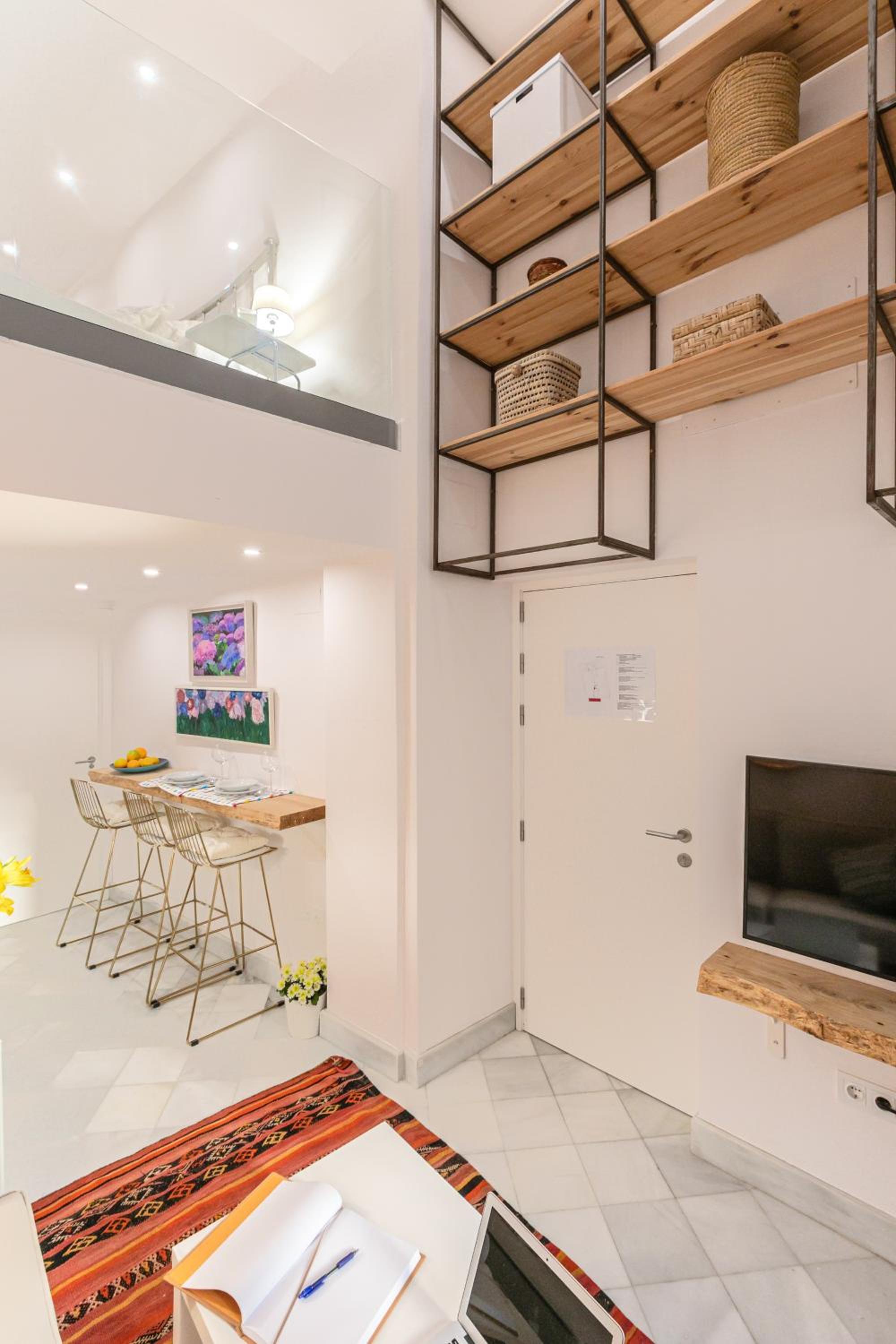 Loft duplex Sevilla wall