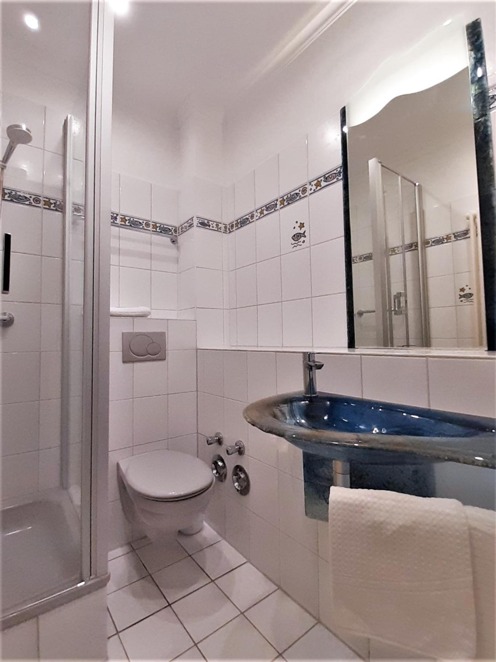 Strandvilla Hubertus Boltenhagen - Ferienwohnungen Apartment mit Parkplatz WLAN Küche Garten Grillplatz Waldbaden