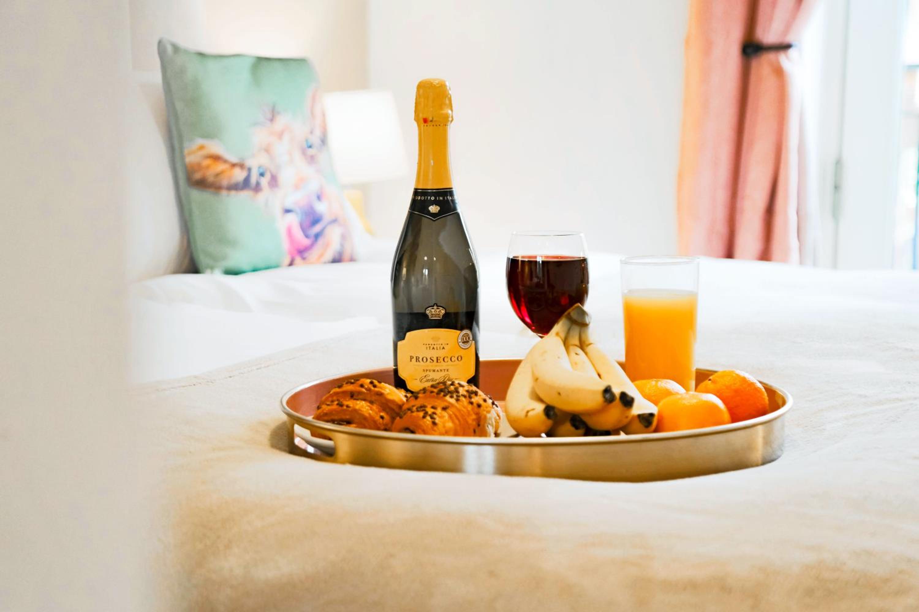 Middleton House • Sleeps 6 • Free Parking • Garden • Work Desk • Fast WiFi • Yoko Property view 3