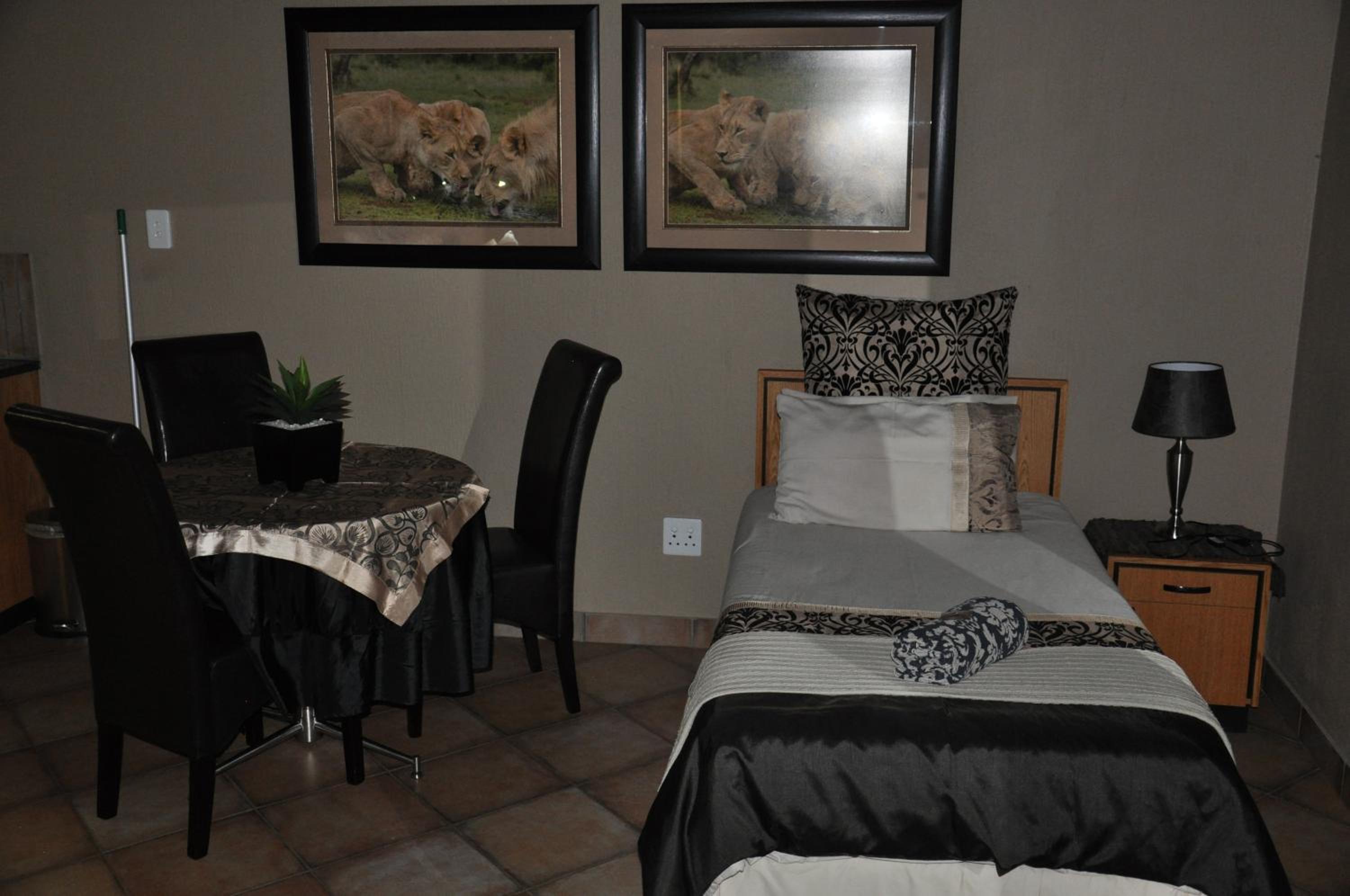 Ukutula Lodge & Game Reserve 32