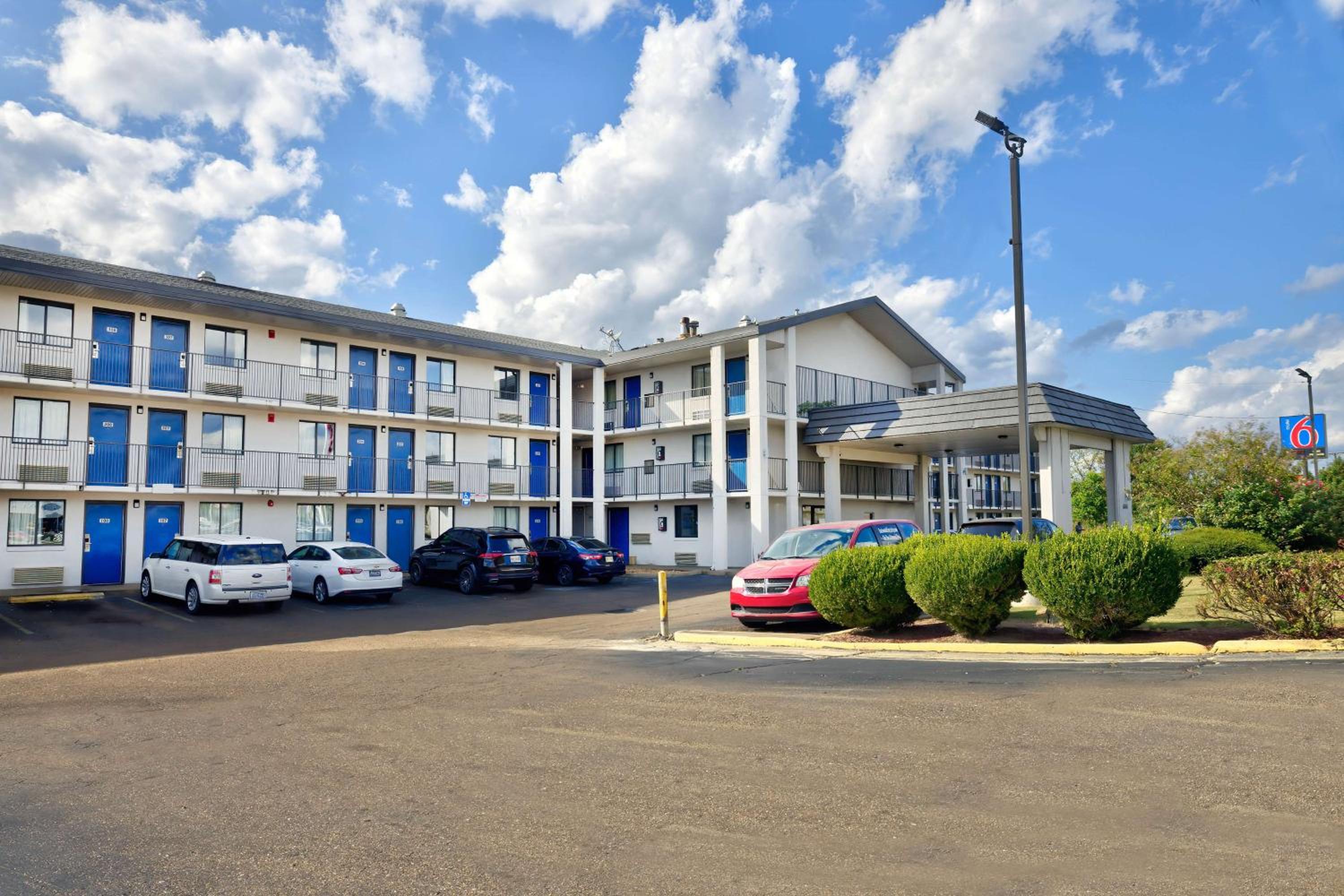 Motel 6-Jackson, MS view 3