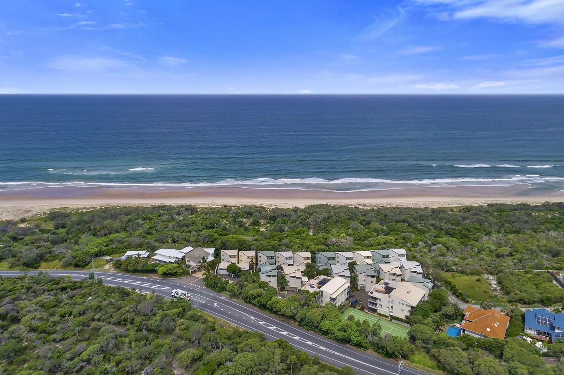 17 Castaways Cove David Low Way Castaways Beach