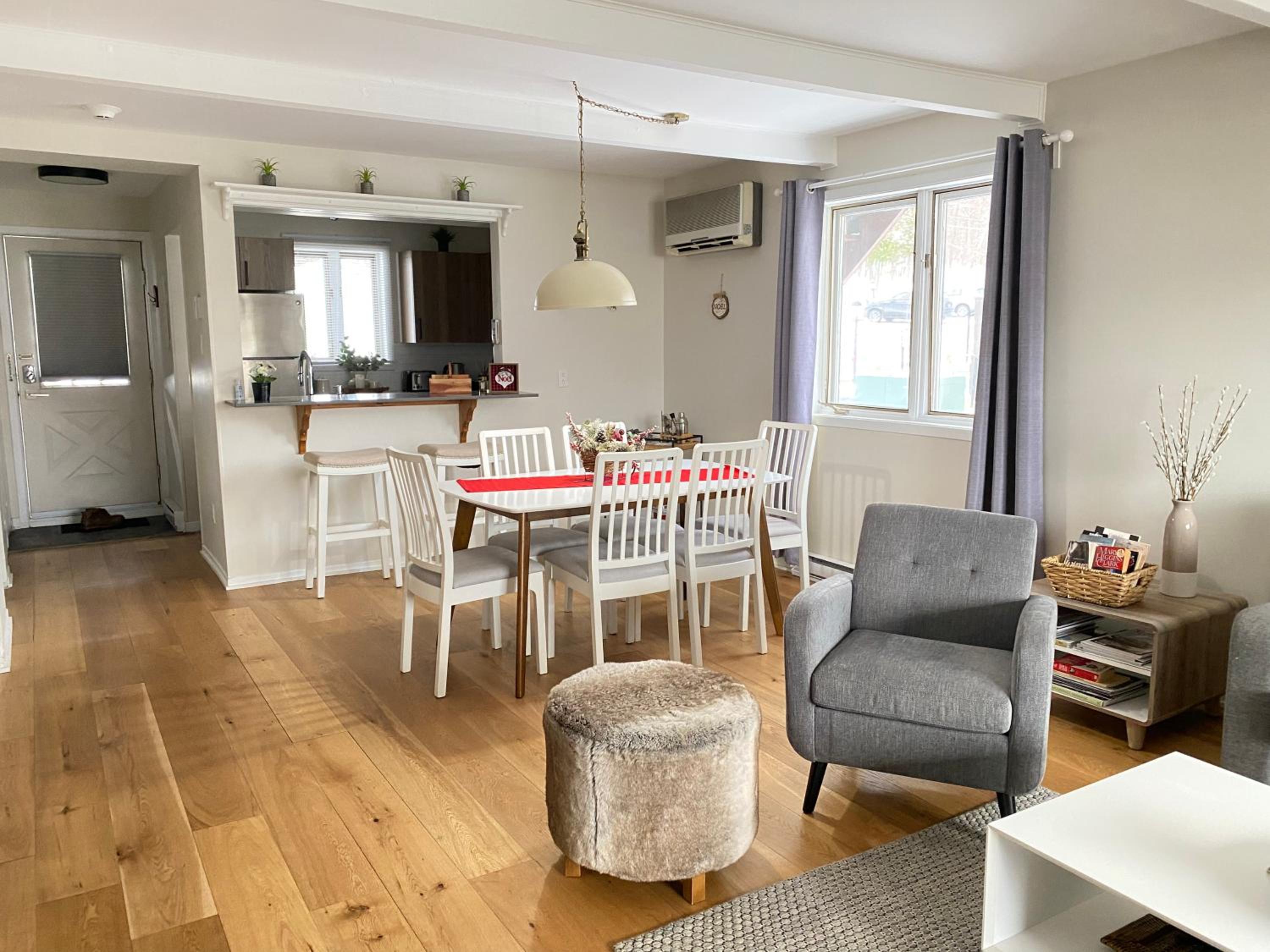 Mountain view fully renovated 6-8 people condo