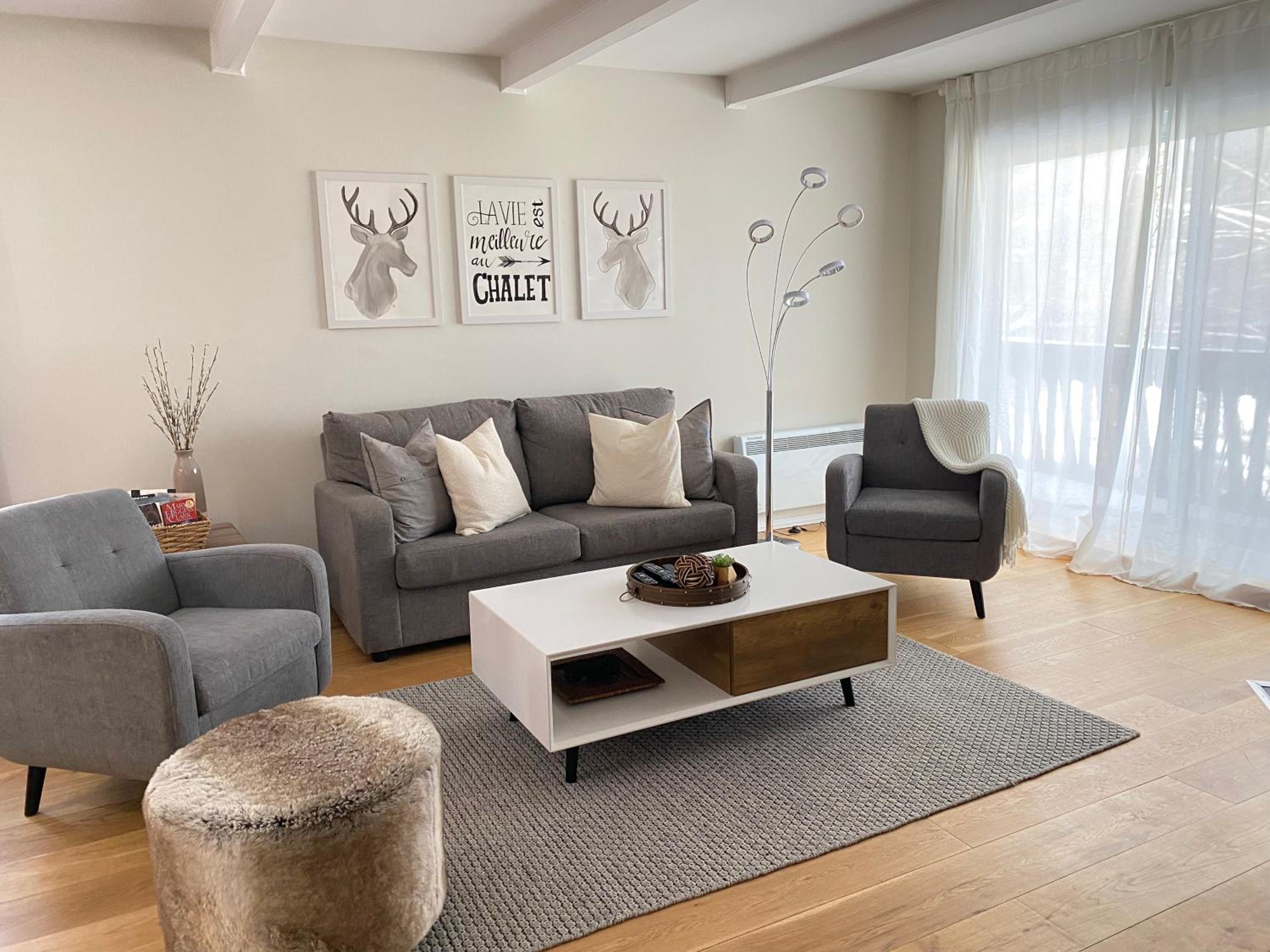 Mountain view fully renovated 6-8 people condo
