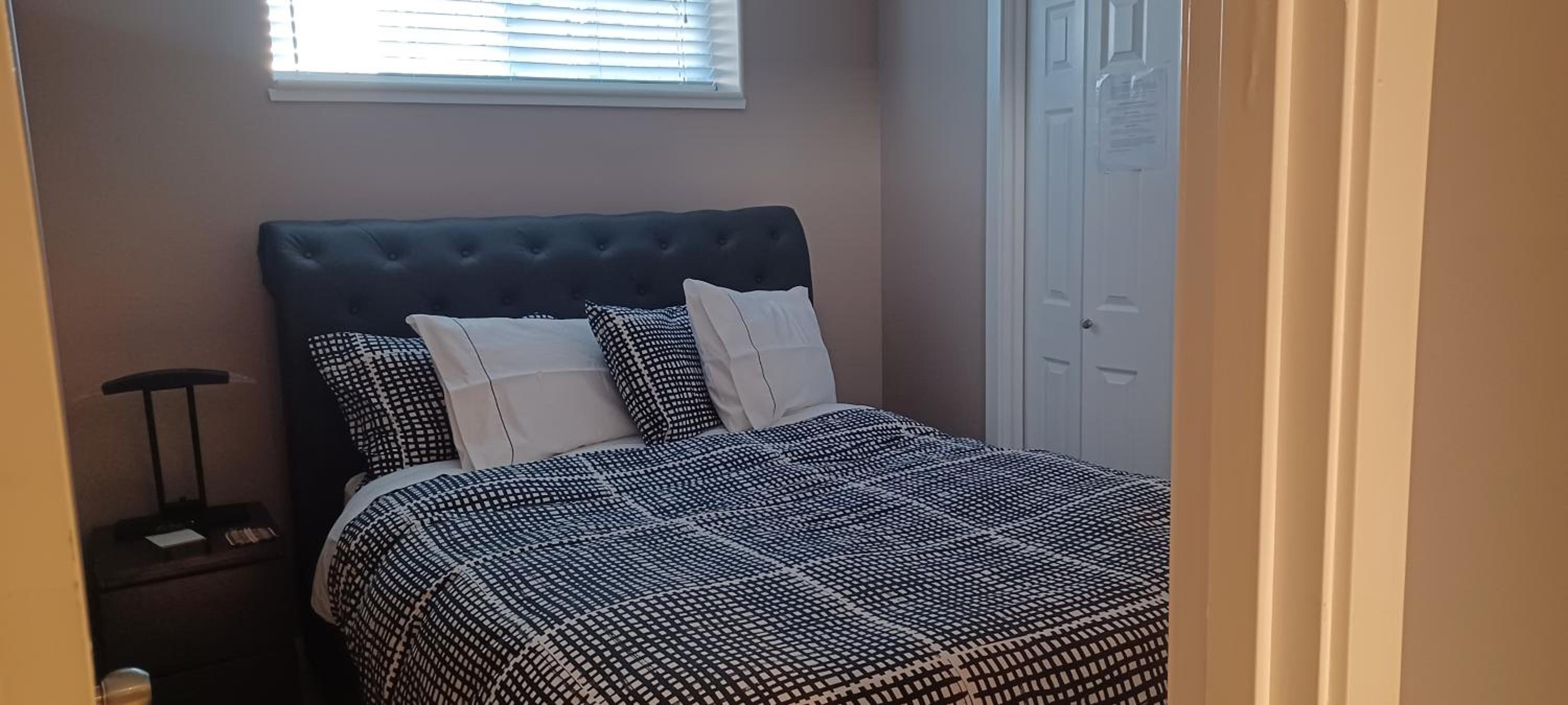 Mountain Calm & Private Ensuite Hosted by Maureen