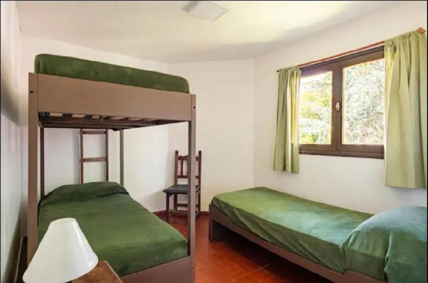 Dúplex completo con jardín y parking - Centro Villa Gesell - 5 huéspedes